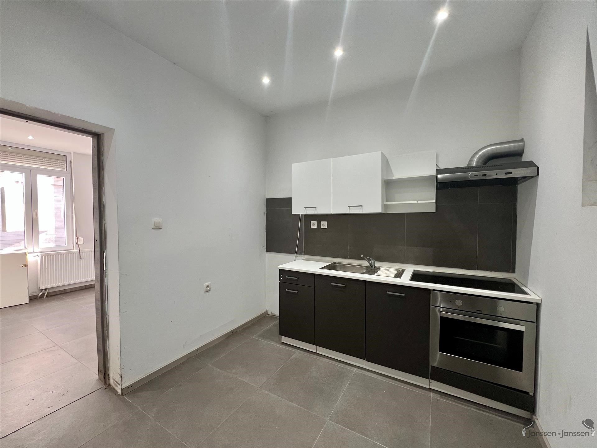Te renoveren rijwoning met 1 slaapkamer foto 6