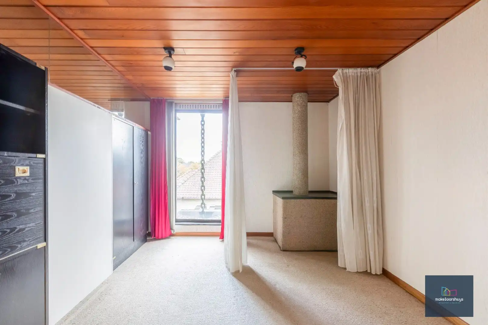 Architecturale woning op een rustige ligging foto 18