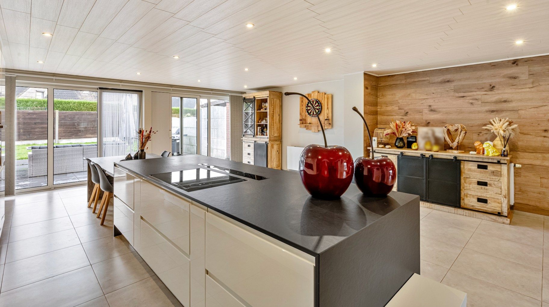 Comfortabele gezinswoning in rustige wijk foto 2