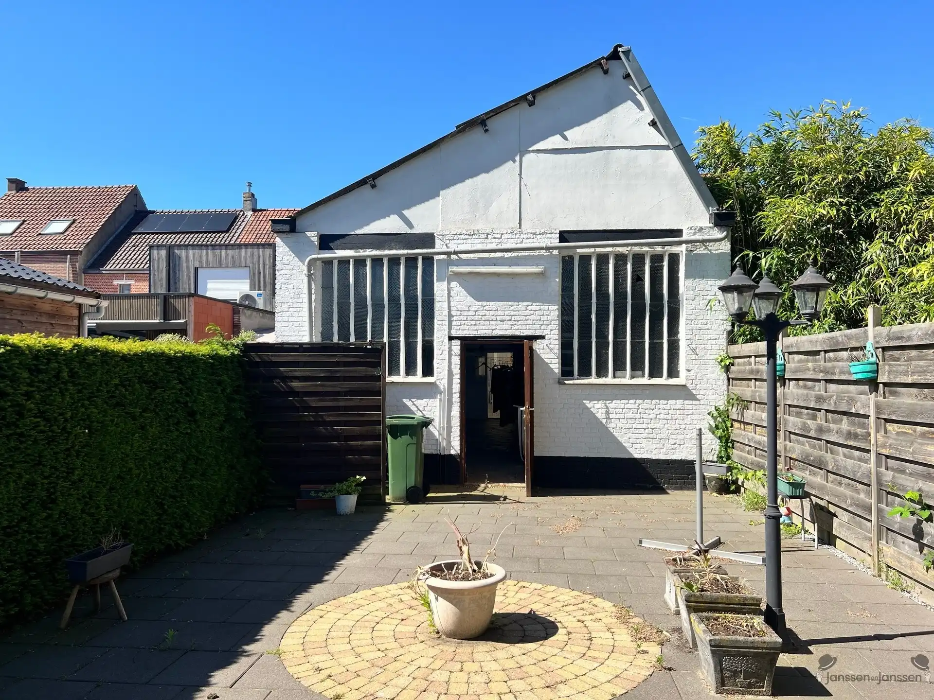 centrumwoning met veel ruimte en garage. foto 7