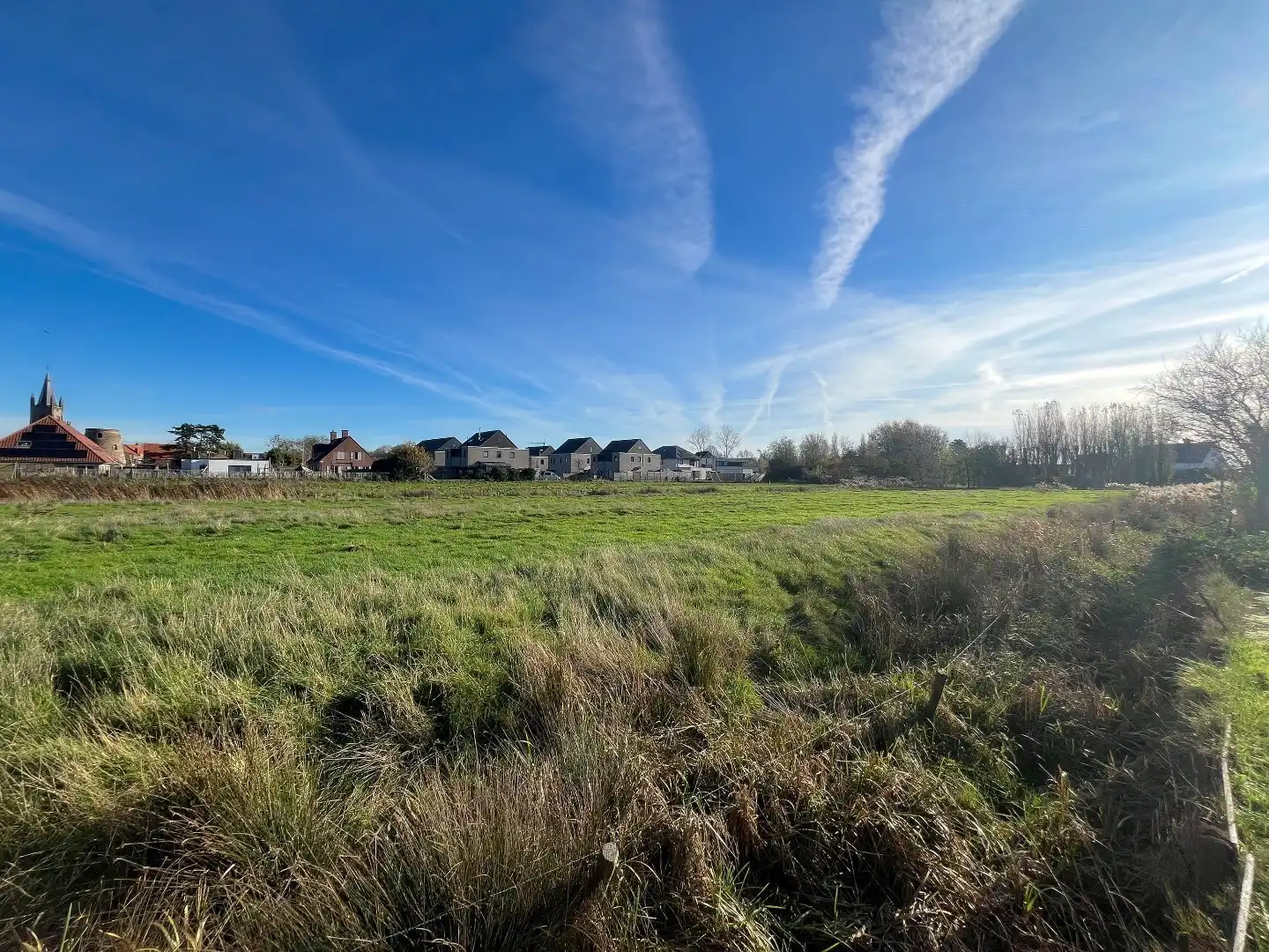 Unieke Bouwgrond (392 m²) voor open bebouwing in groene omgeving nabij kanaal Plassendale-Nieuwpoort te Leffinge foto {{pictureIndex}}