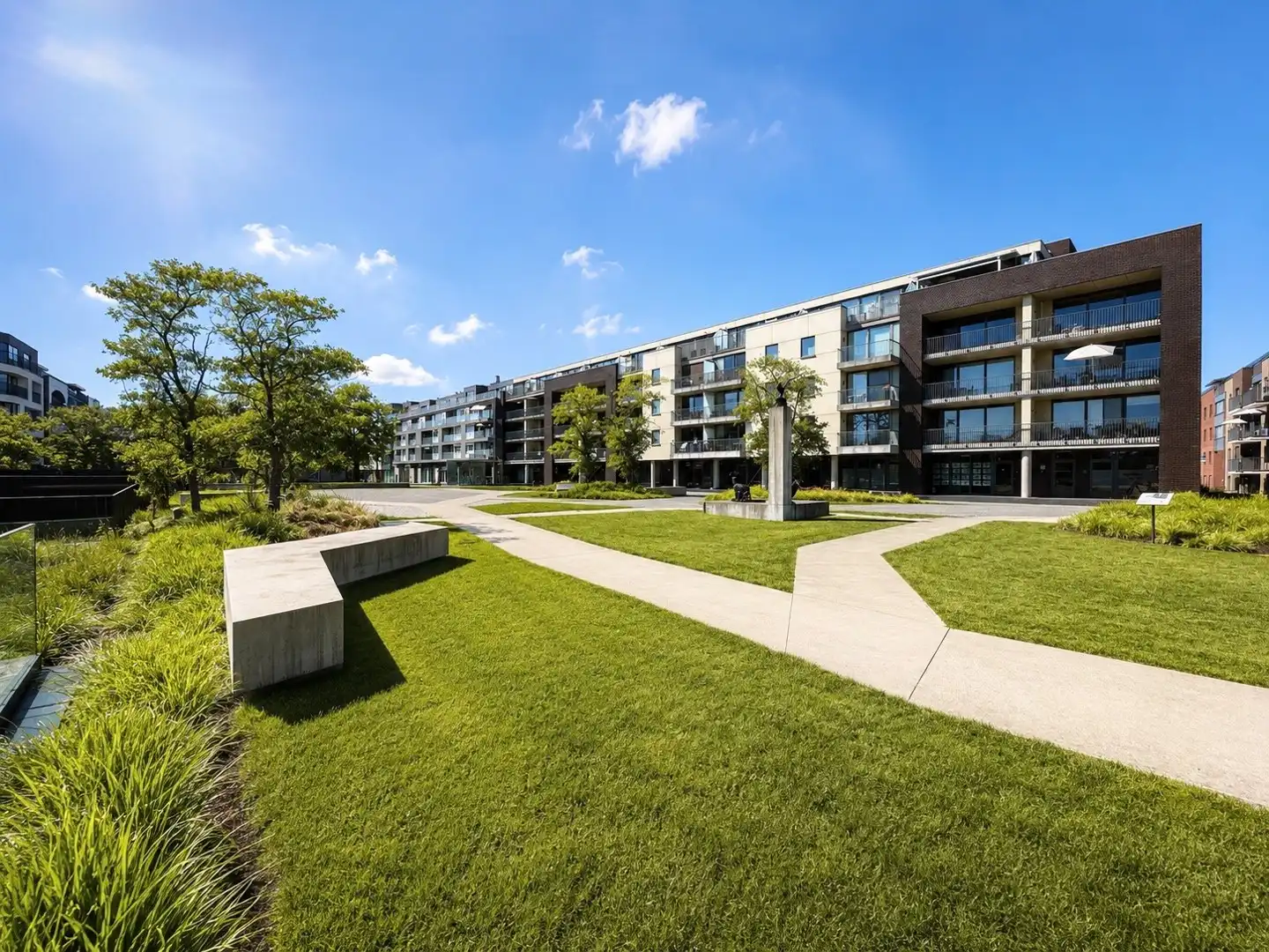 Mooi onderhouden appartement in centrum Aalter met ondergrondse parkeerplaats foto {{pictureIndex}}