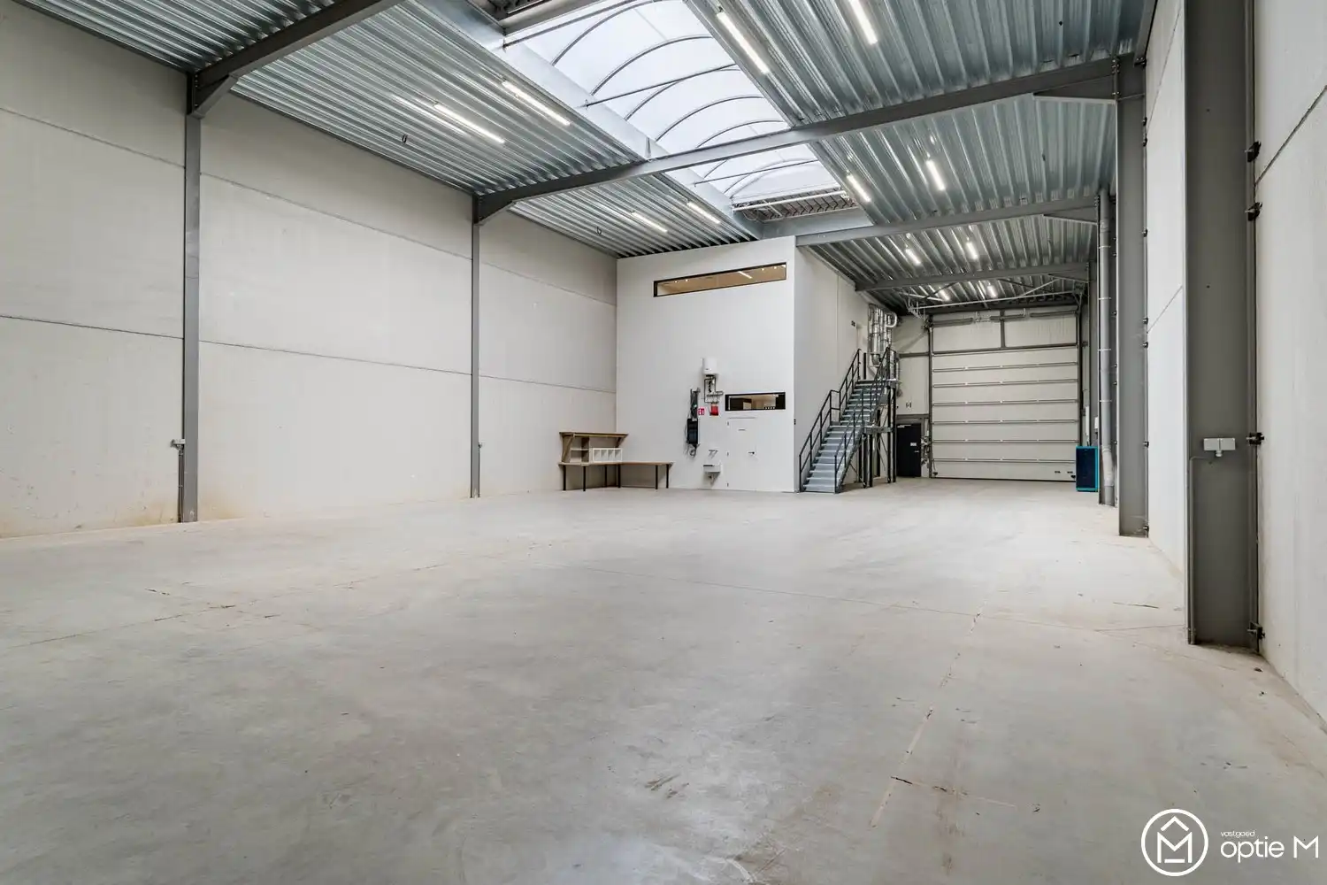 Moderne bedrijfsunit met kantoren in Heusden foto 2