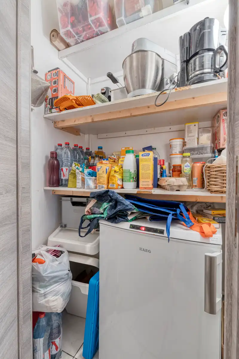 Leemans Immobiliën biedt u dit instapklare gelijkvloers appartement aan, gelegen op een uitstekende centrale locatie in het hart van Zellik foto 18