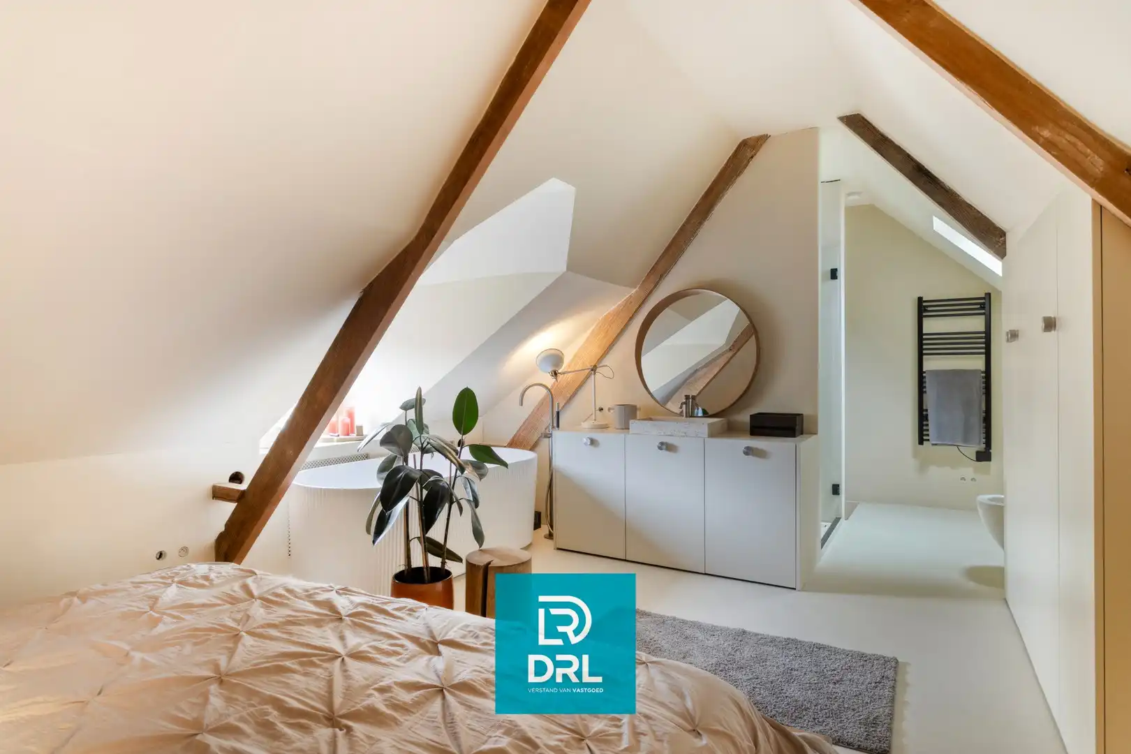 STIJLVOLLE WONING met MULTIFUNCTIONEEL GELIJKVLOERS te BRUGGE foto 15
