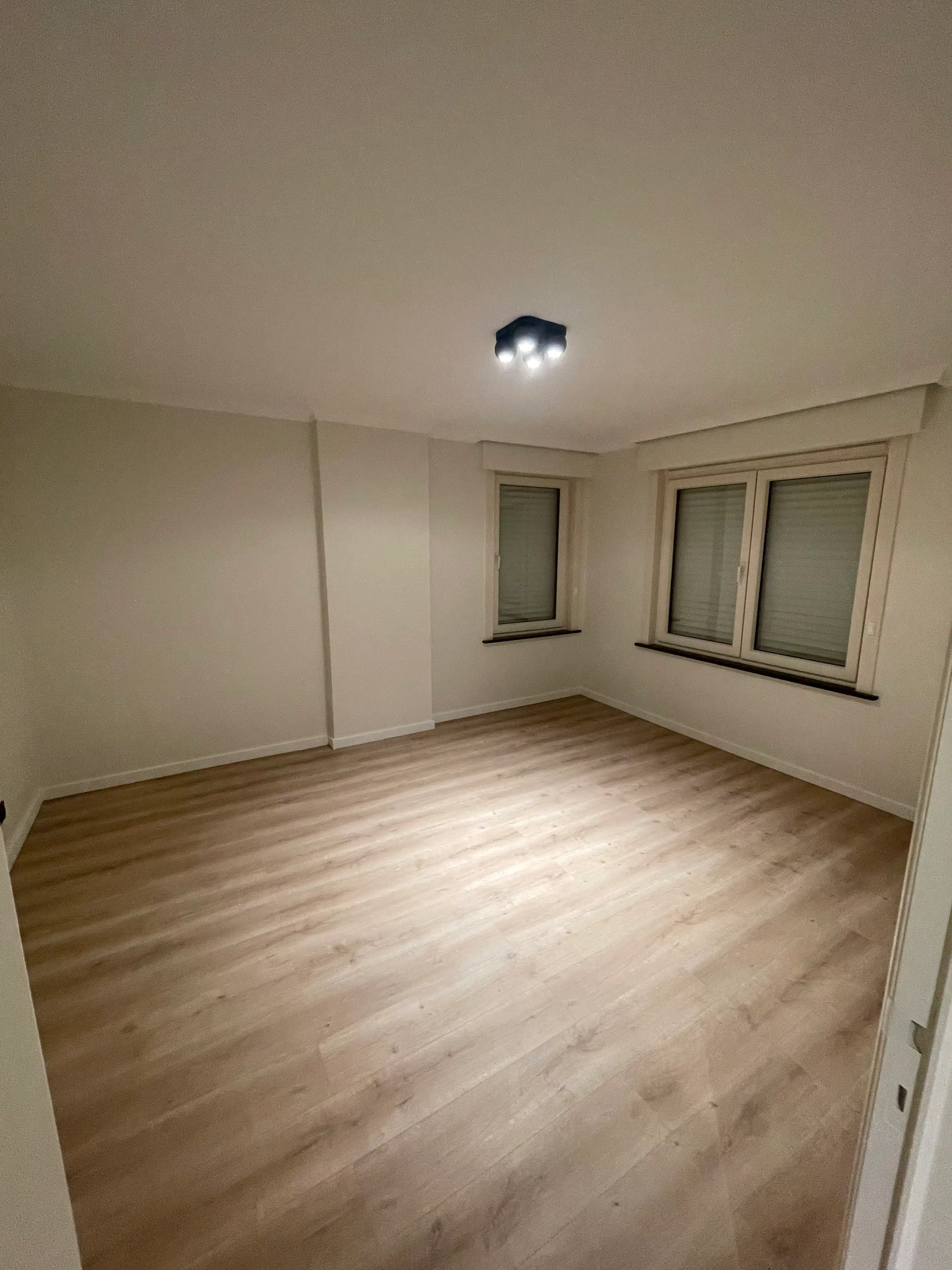 Vernieuwde woning te huur Deerlijk met grote tuin foto 9