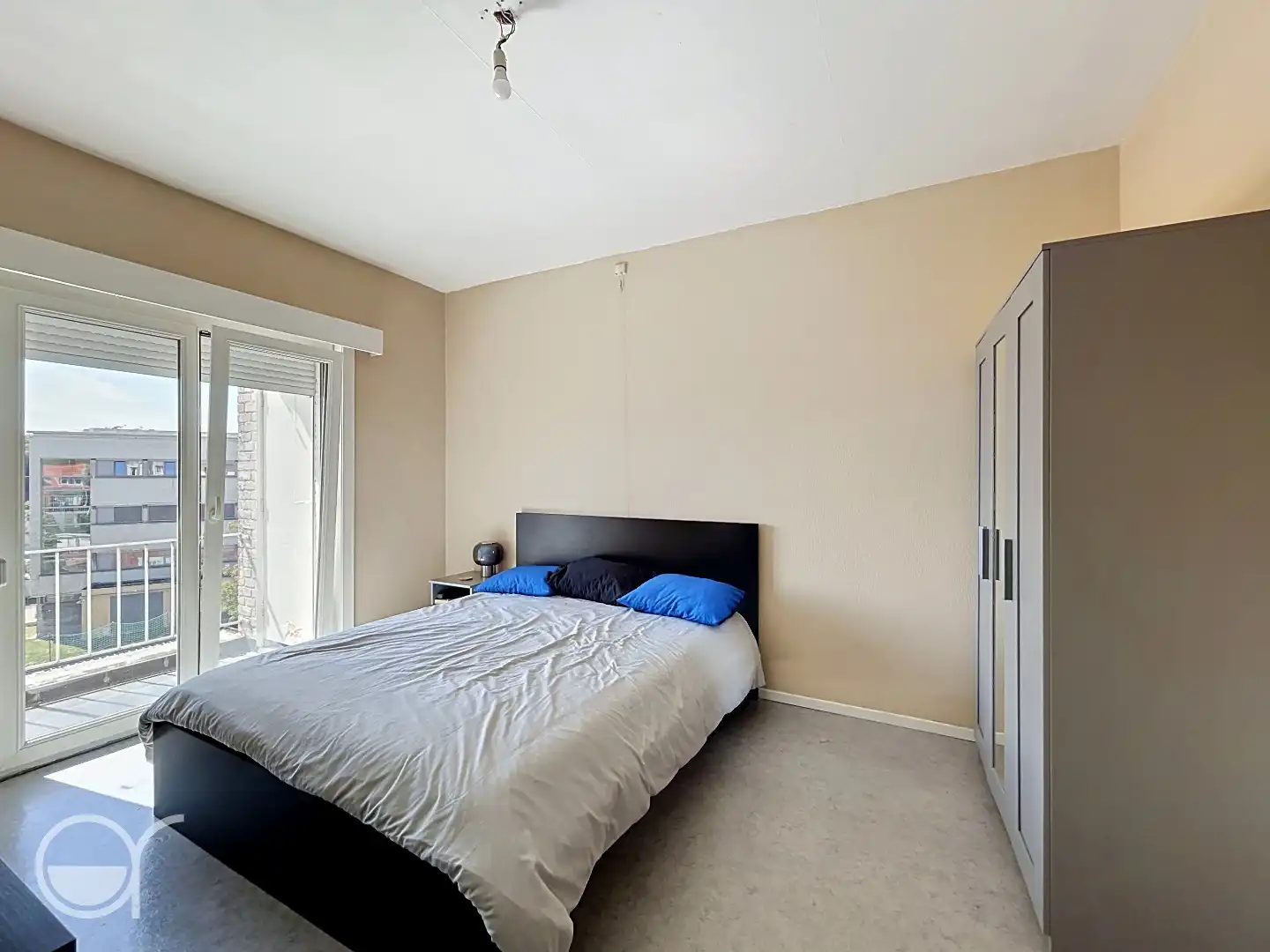 Een mooi 2-slaapkamer appartement vlakbij het Sint-Pietersstation foto 5