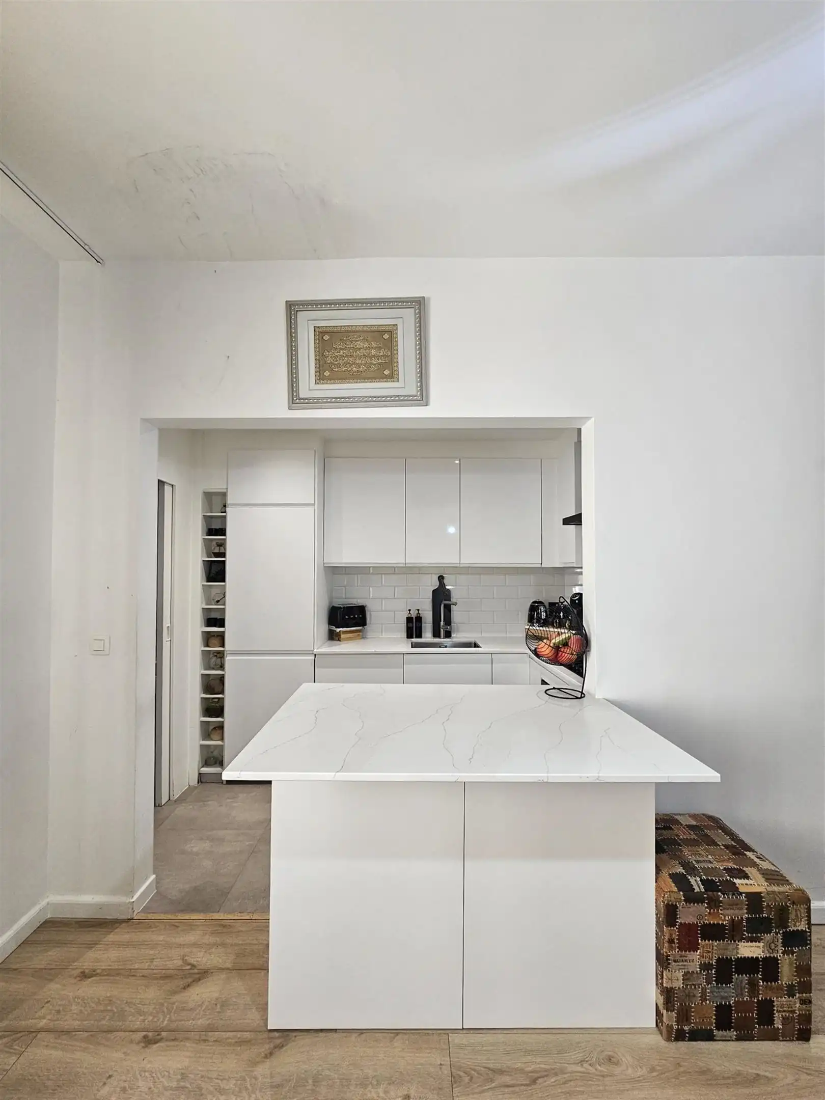 Modern ingericht appartement met 1 slaapkamer. foto 6