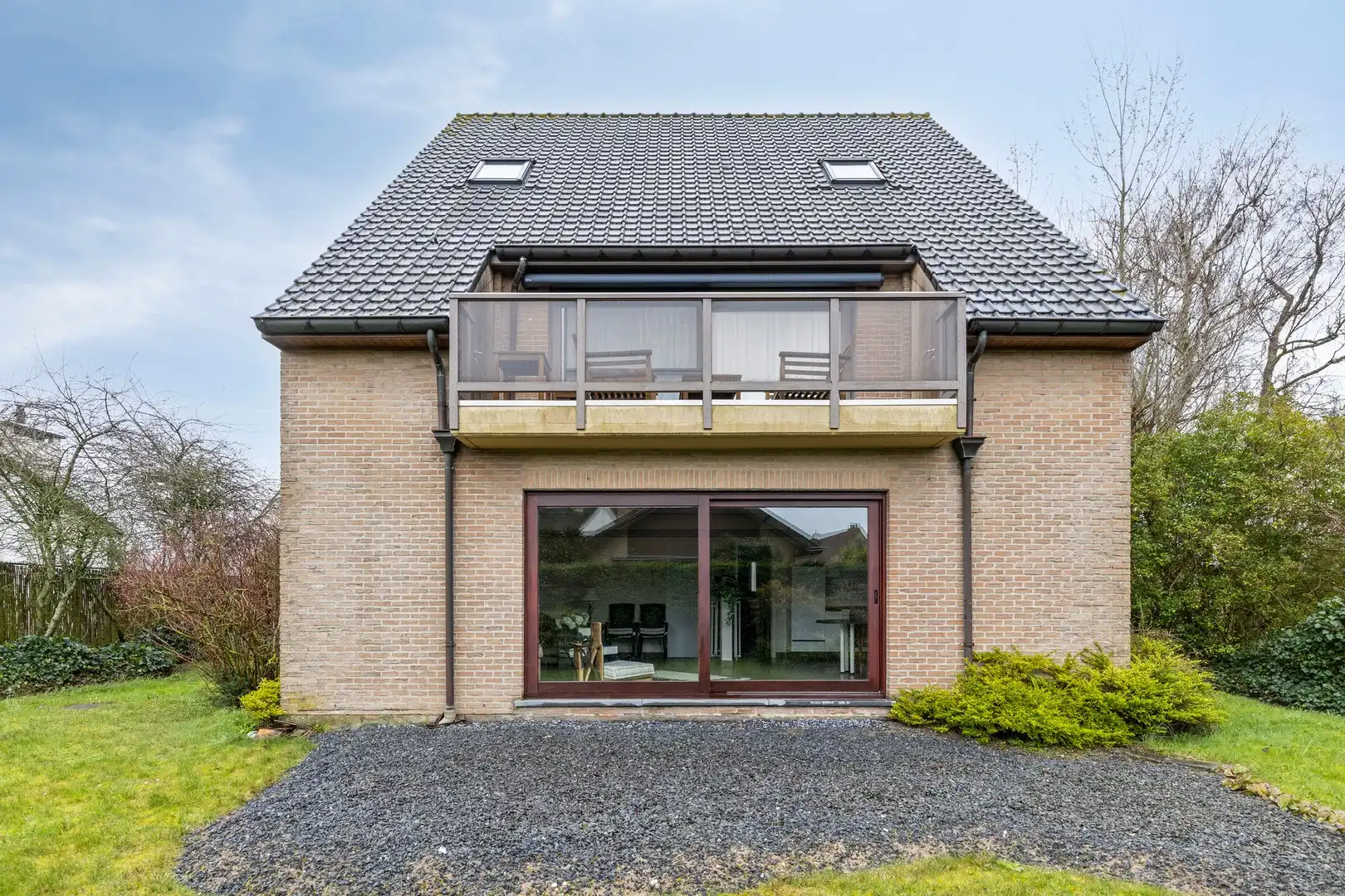 Ruim gelijkvloers appartement met grote tuin in een residentiële wijk ! foto 30