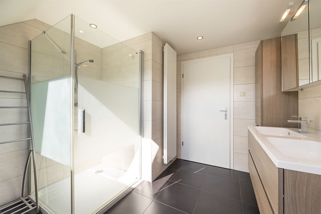 Instapklare woning in een zeer rustige wijk! foto 19