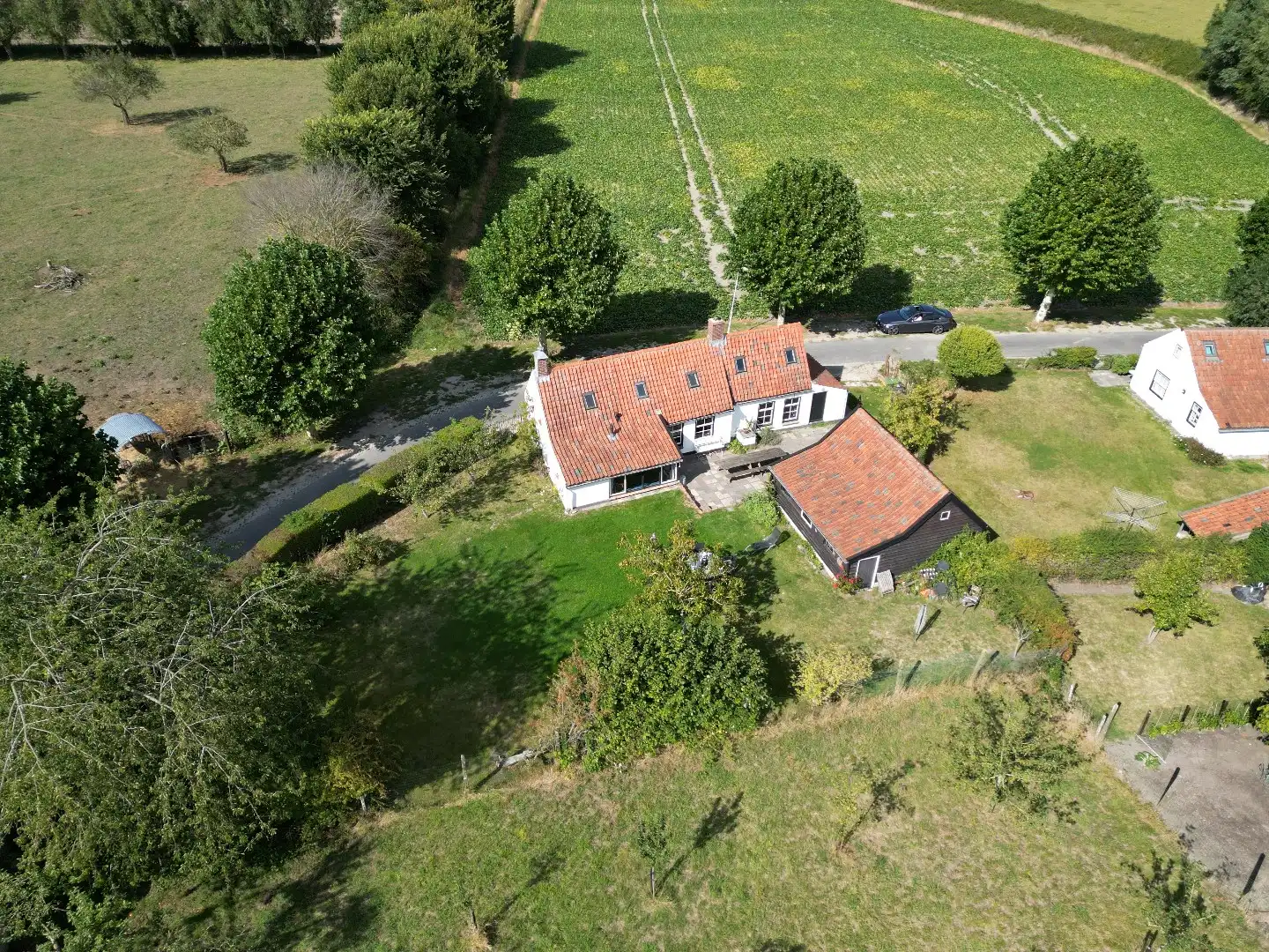 Idyllisch gelegen monumentale woning foto 2
