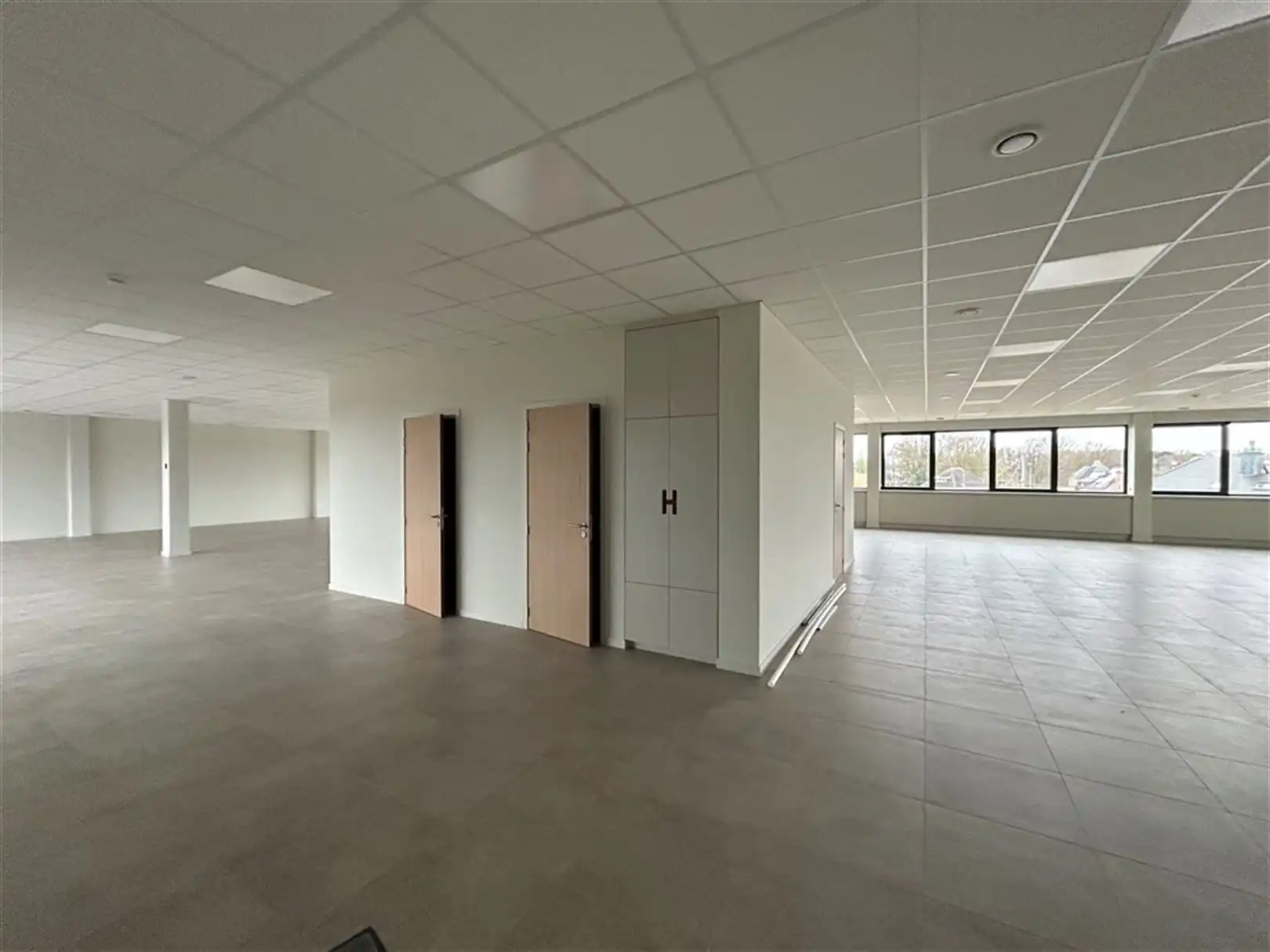 Kantoorgebouw foto 6