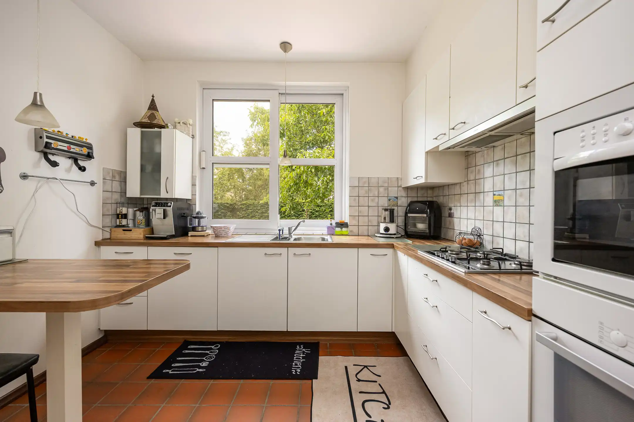 Ruime woning met 4-5 slpks en bedrijfsruimte in Turnhout. foto 10
