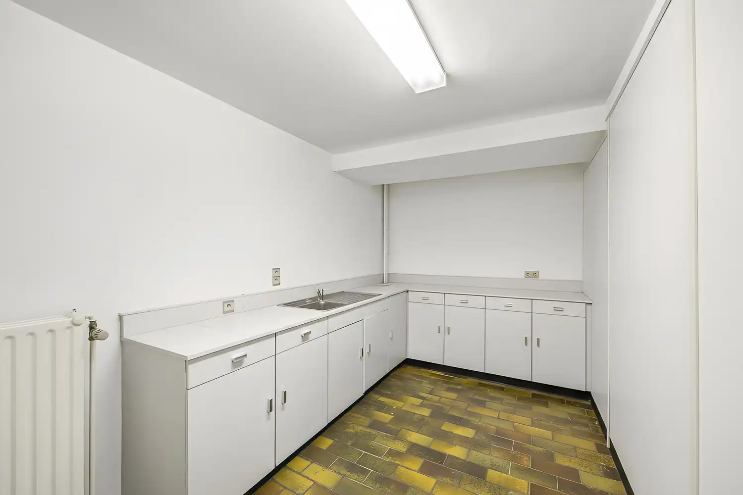 Riante seventies dokterswoning met terras en tuin op gegeerde locatie foto 31