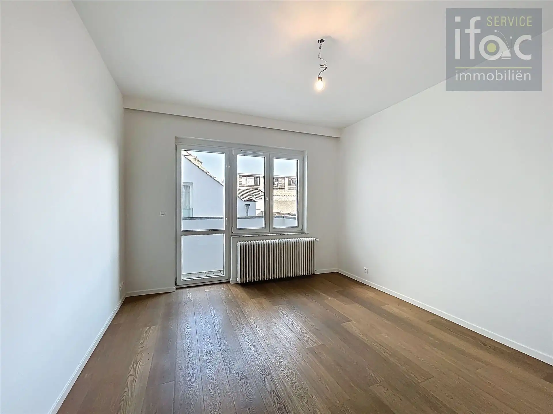 Ruim appartement van (110m²) met terras  foto 9