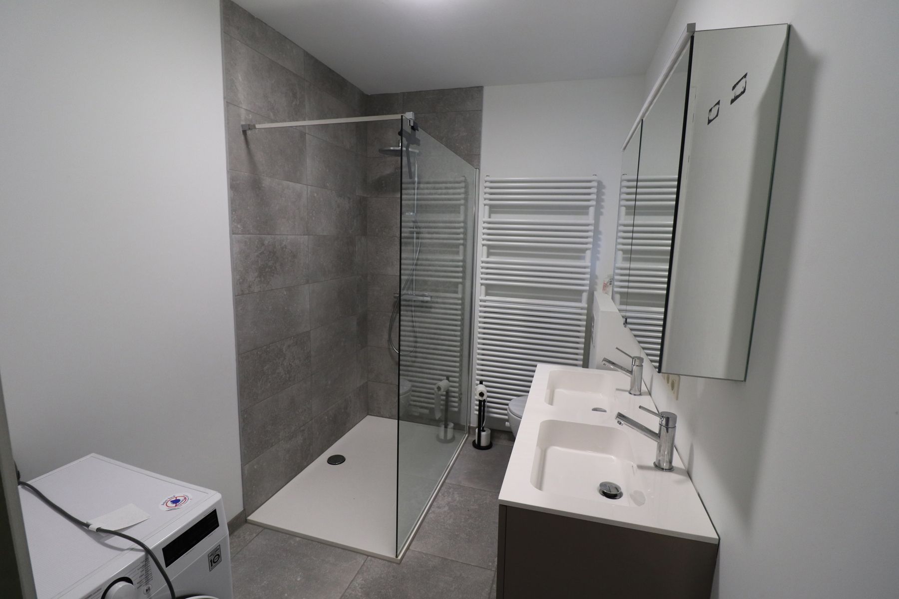 Een gerenoveerde woning met 3 slaapkamers en tuin.  foto 7