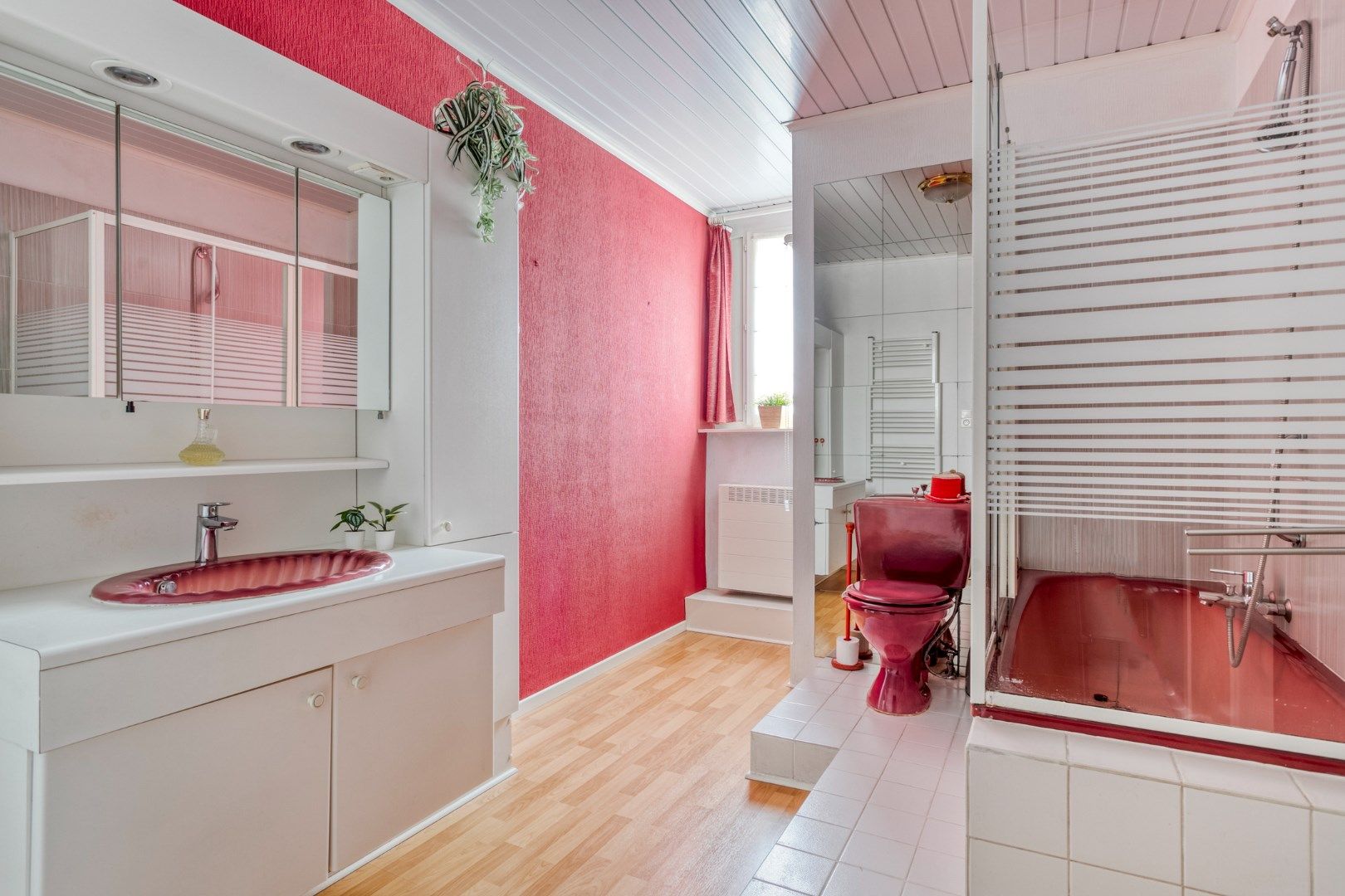 Verzorgde woning met 2 slaapkamers, prachtige tuin én garage! foto 13