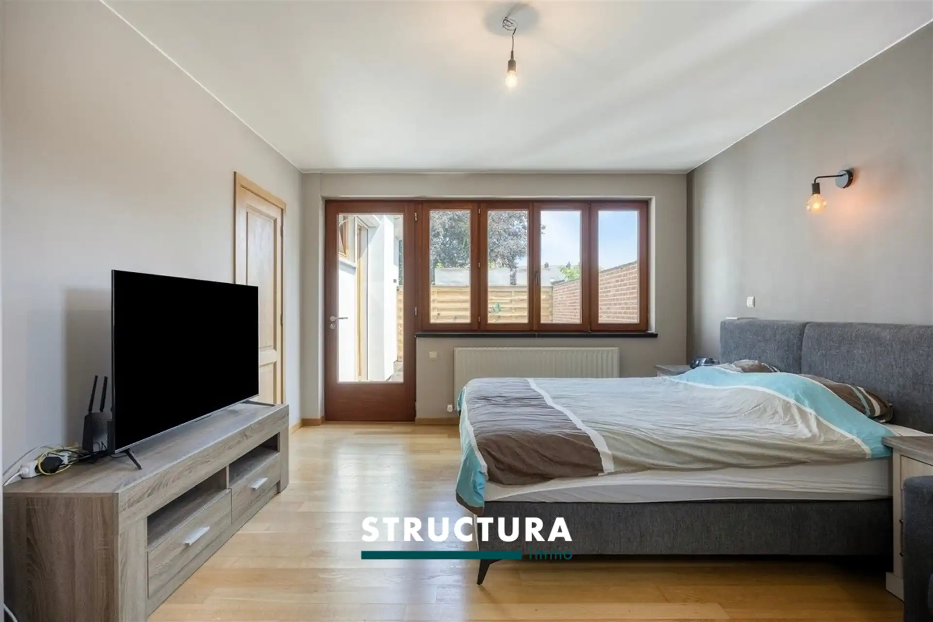 Prachtige woning met ruime loods foto 33