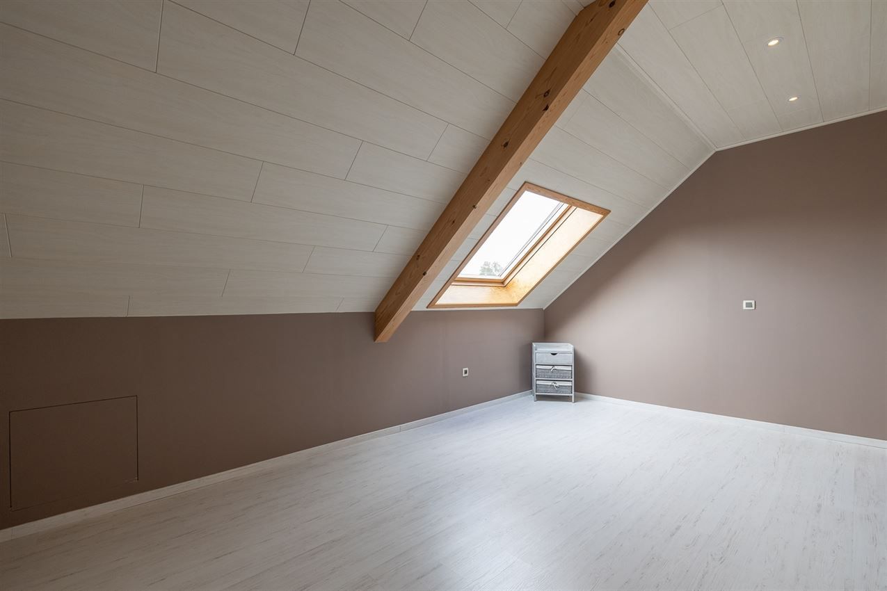 Label c, 4 slpk, mooie tuin, traplift, vernieuwd foto 23