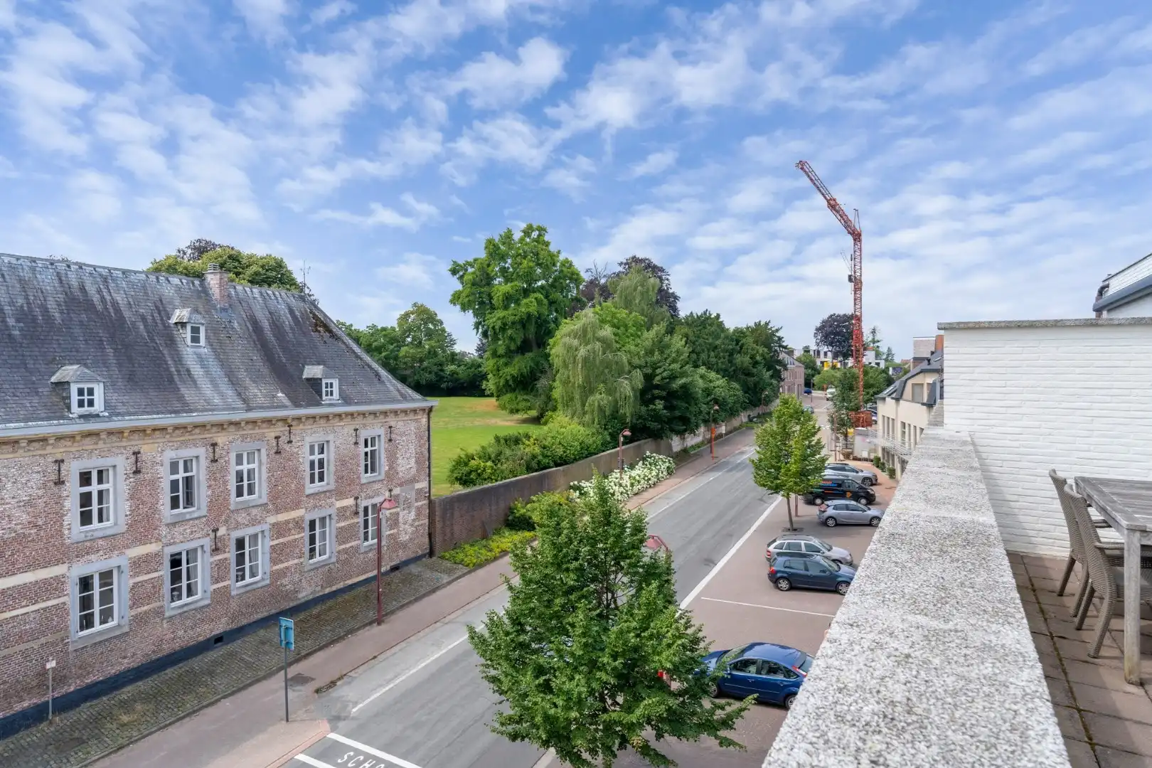 Ruim appartement op de 3° verdieping in hartje Hoeselt, met 3 slaapkamers, garage en prachtig terras met panoramisch uitzicht.  foto 19