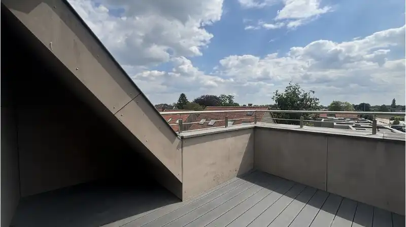 Instapklaar 2-slaapkamerappartement met TERRAS en AUTOSTANDPLAATS te huur in Torhout foto 10