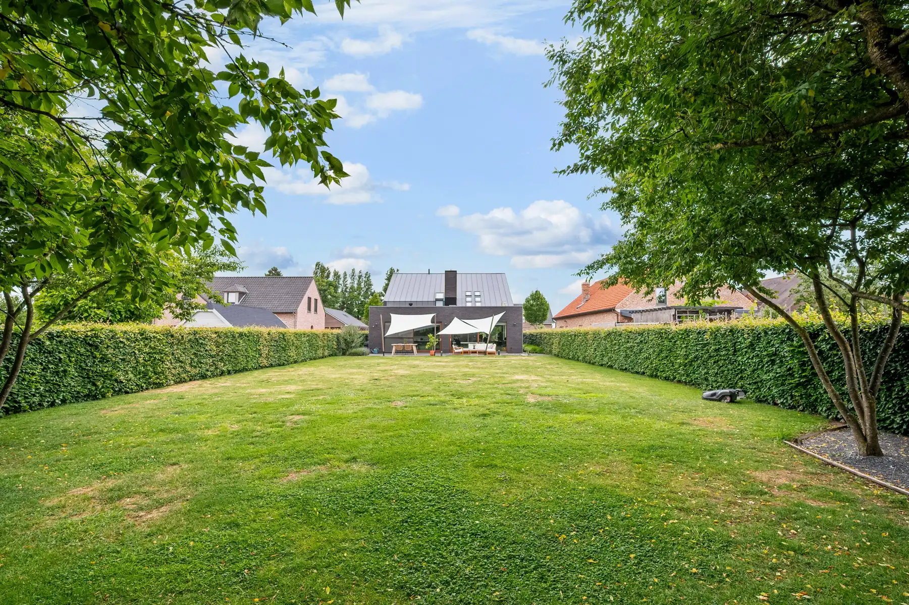 Exclusieve villa met hoogstaande afwerking foto 3