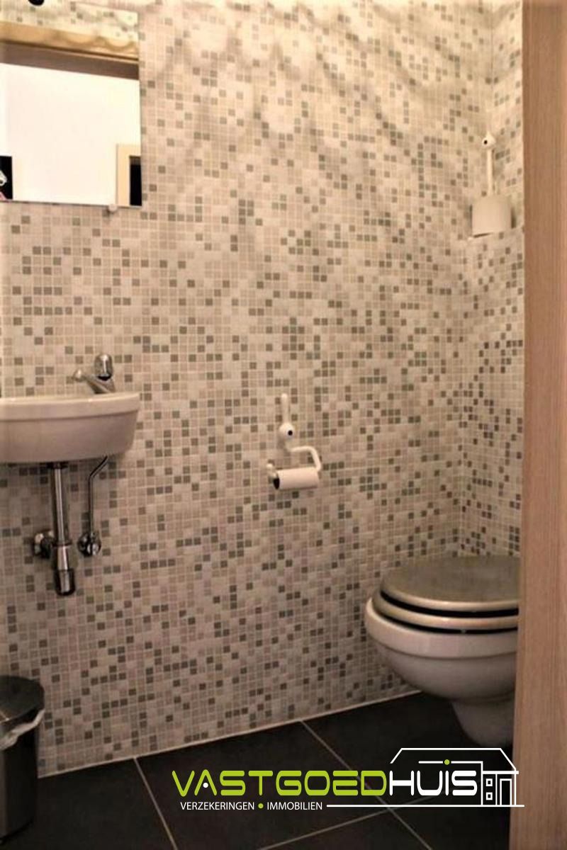 Hedendaags appartement met garage, terras en autostaanplaats foto 17