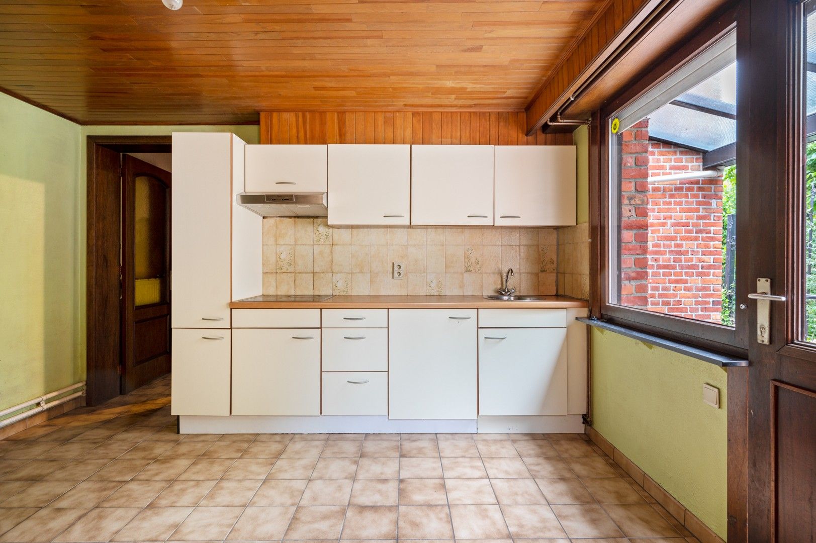 Te renoveren woning met tuin en garage in Wolfsdonk! foto 10