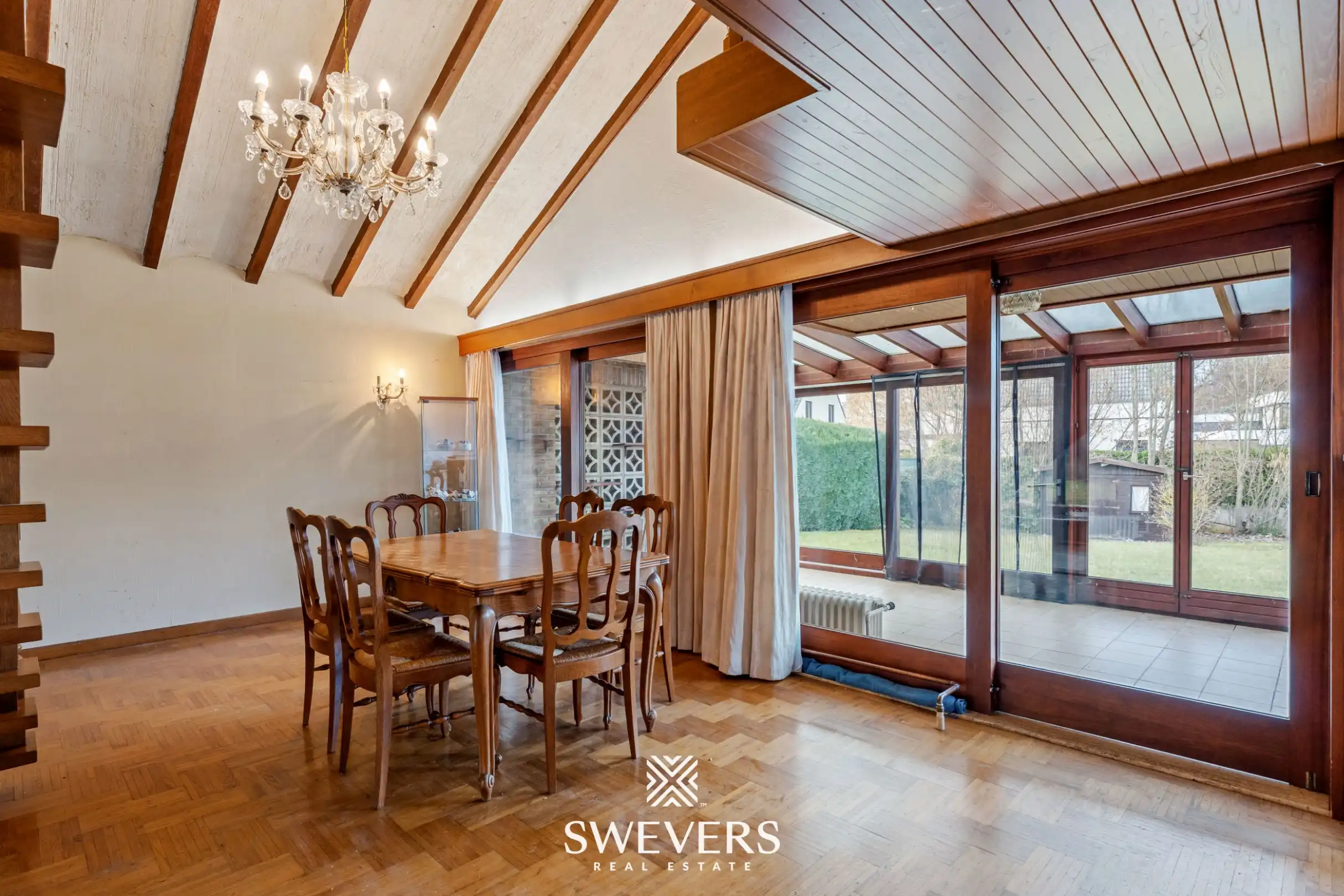 Ruime open bebouwing met inpandige garage en mooie tuin nabij het centrum van Hasselt foto 7