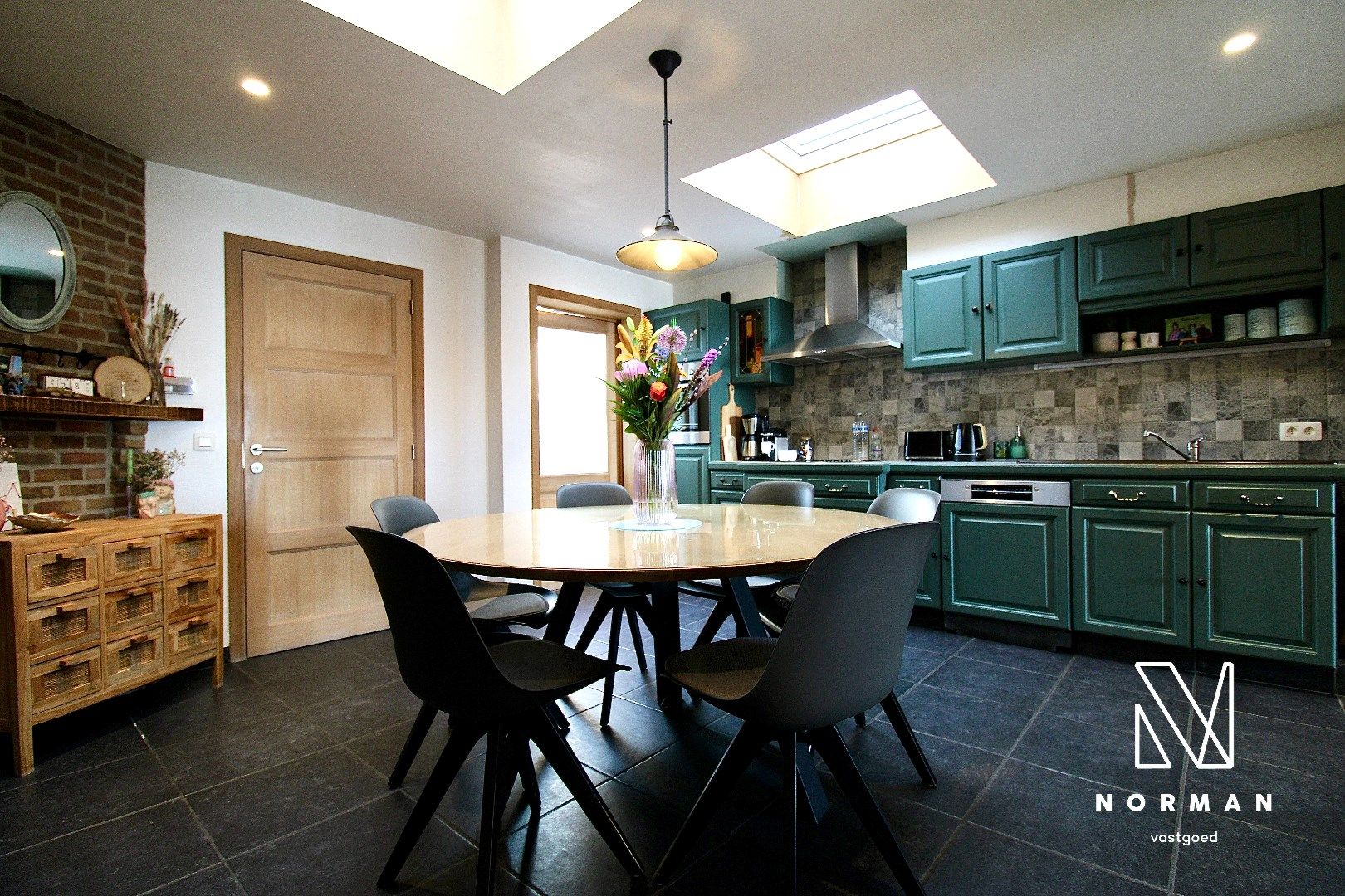 Charmante woning met 3 slaapkamers te Heule! foto 3