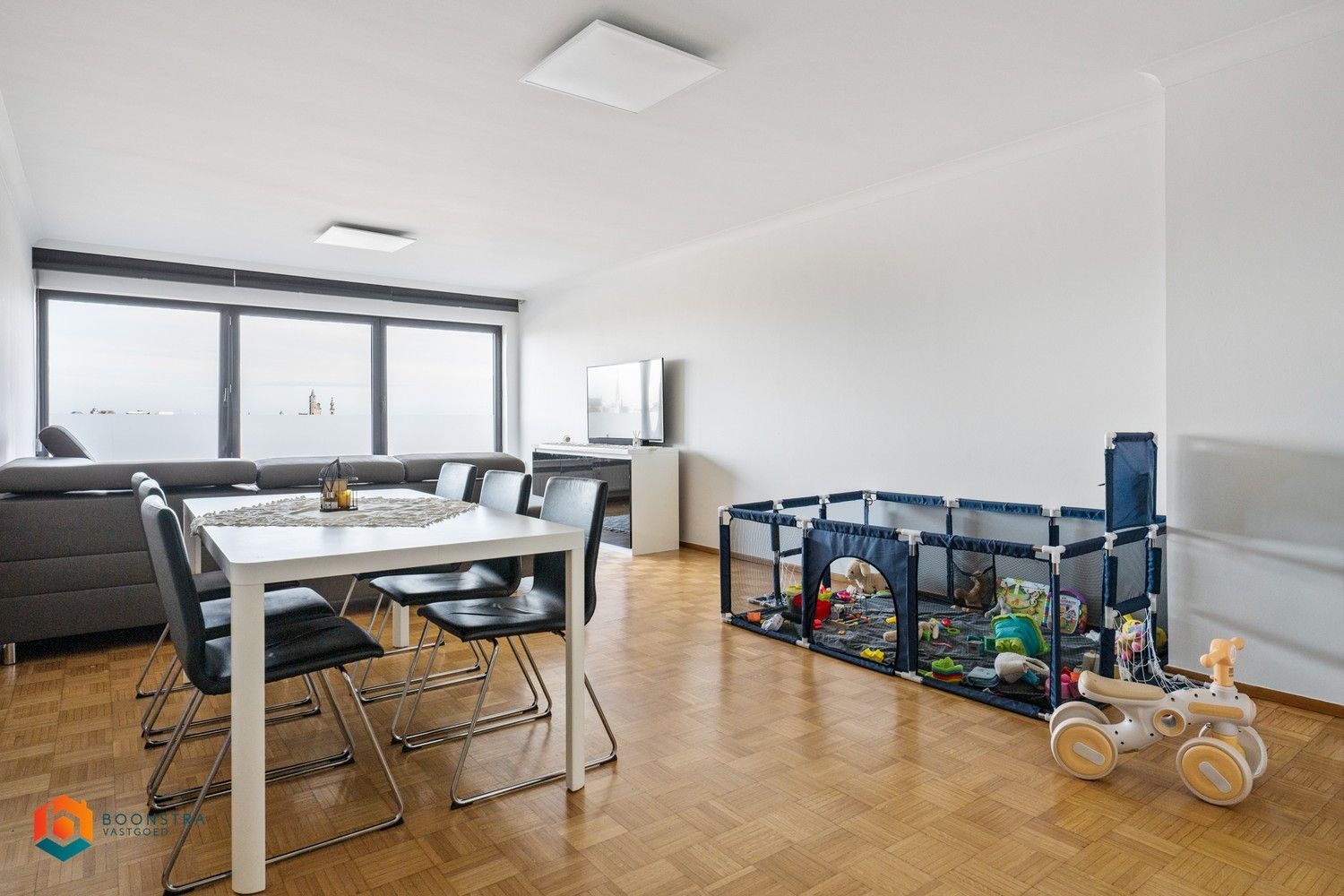 Ruim app met 2 slpkrs en terras foto 2