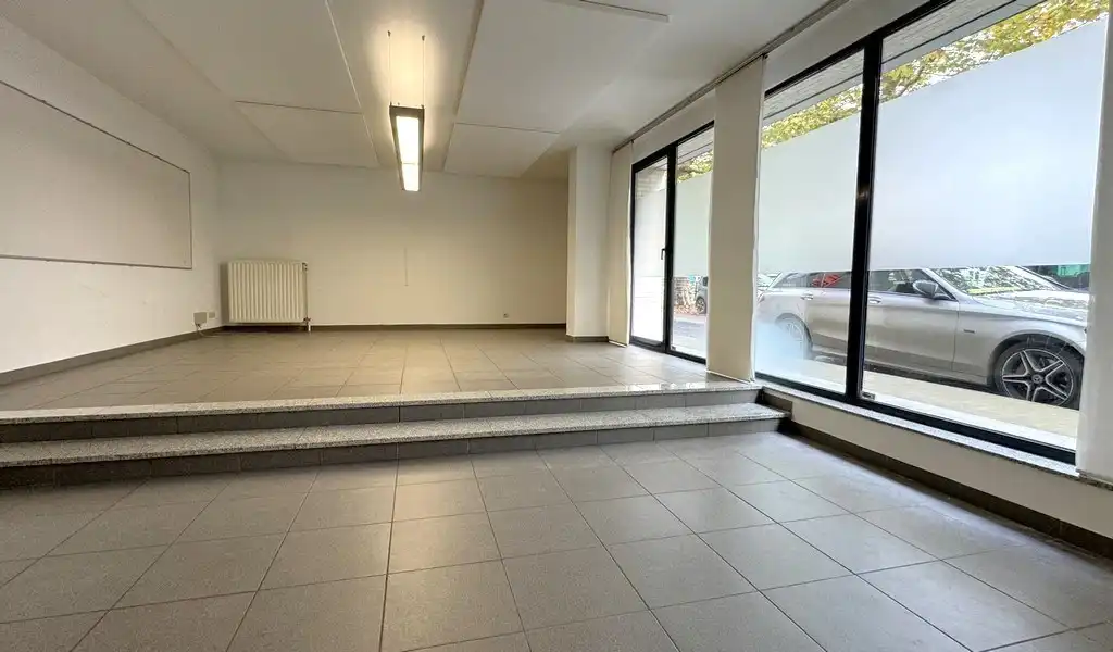 Rustig gelegen kantoor te huur vlakbij centrum Gent foto 3