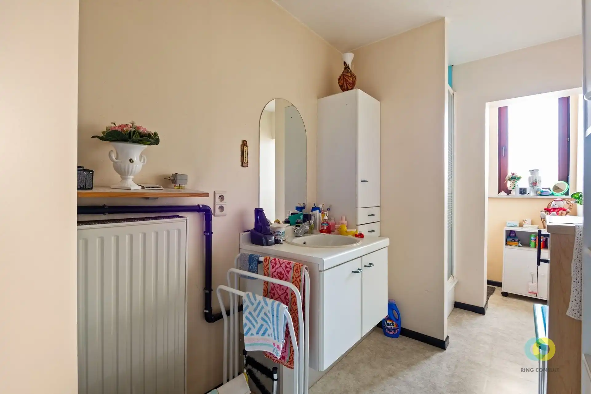 Bel-étage woning met grote garage foto 8