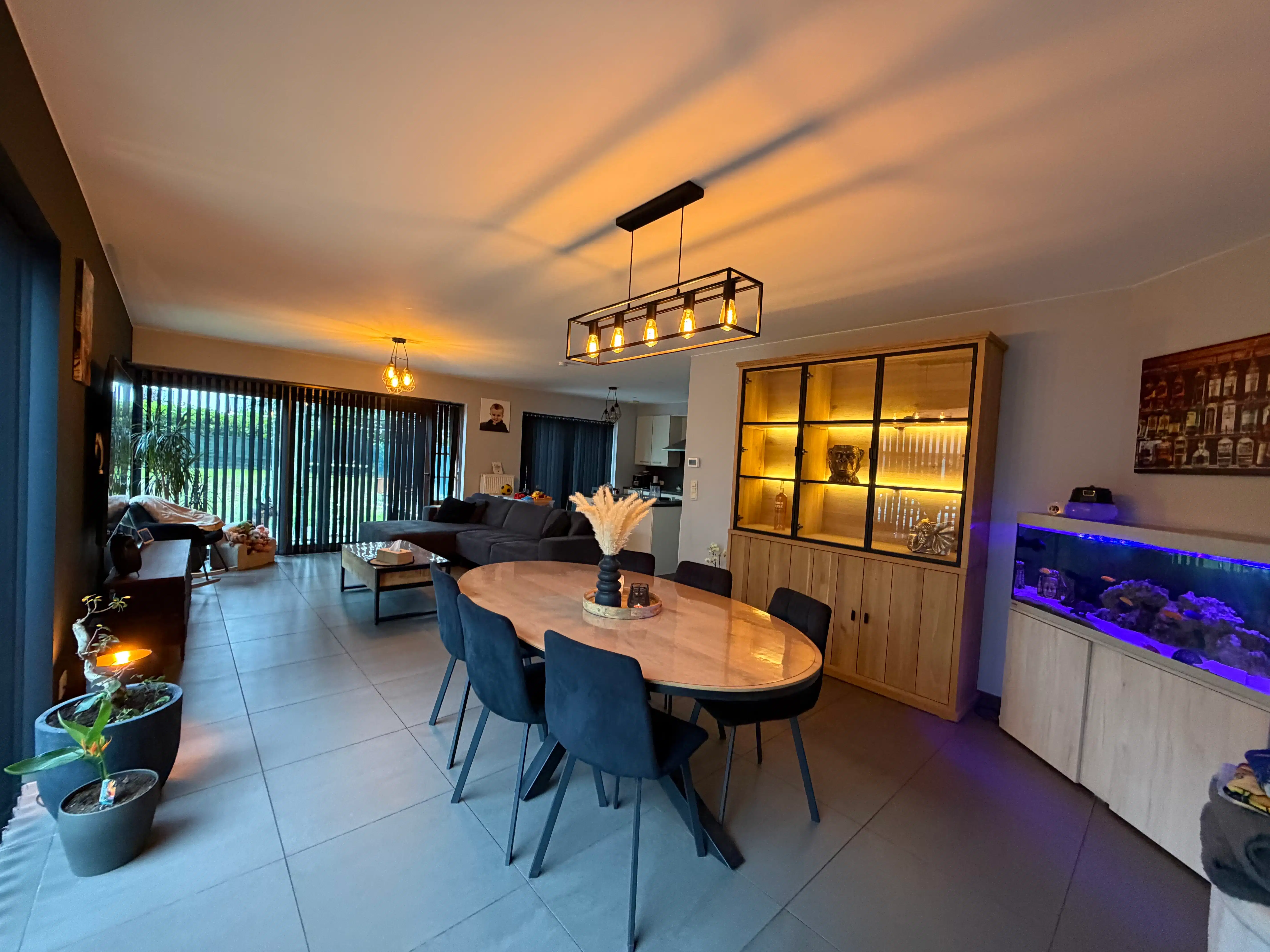 Verzorgde en instapklare woning met 3 slaapkamers en garage foto 3