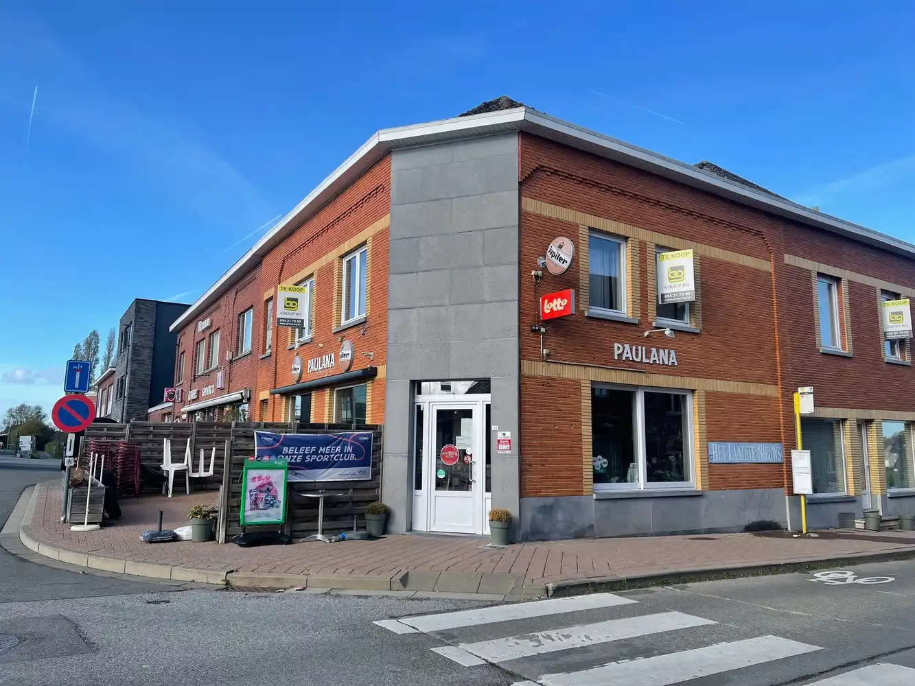 Ruim handelspand met woongelegenheid foto {{pictureIndex}}