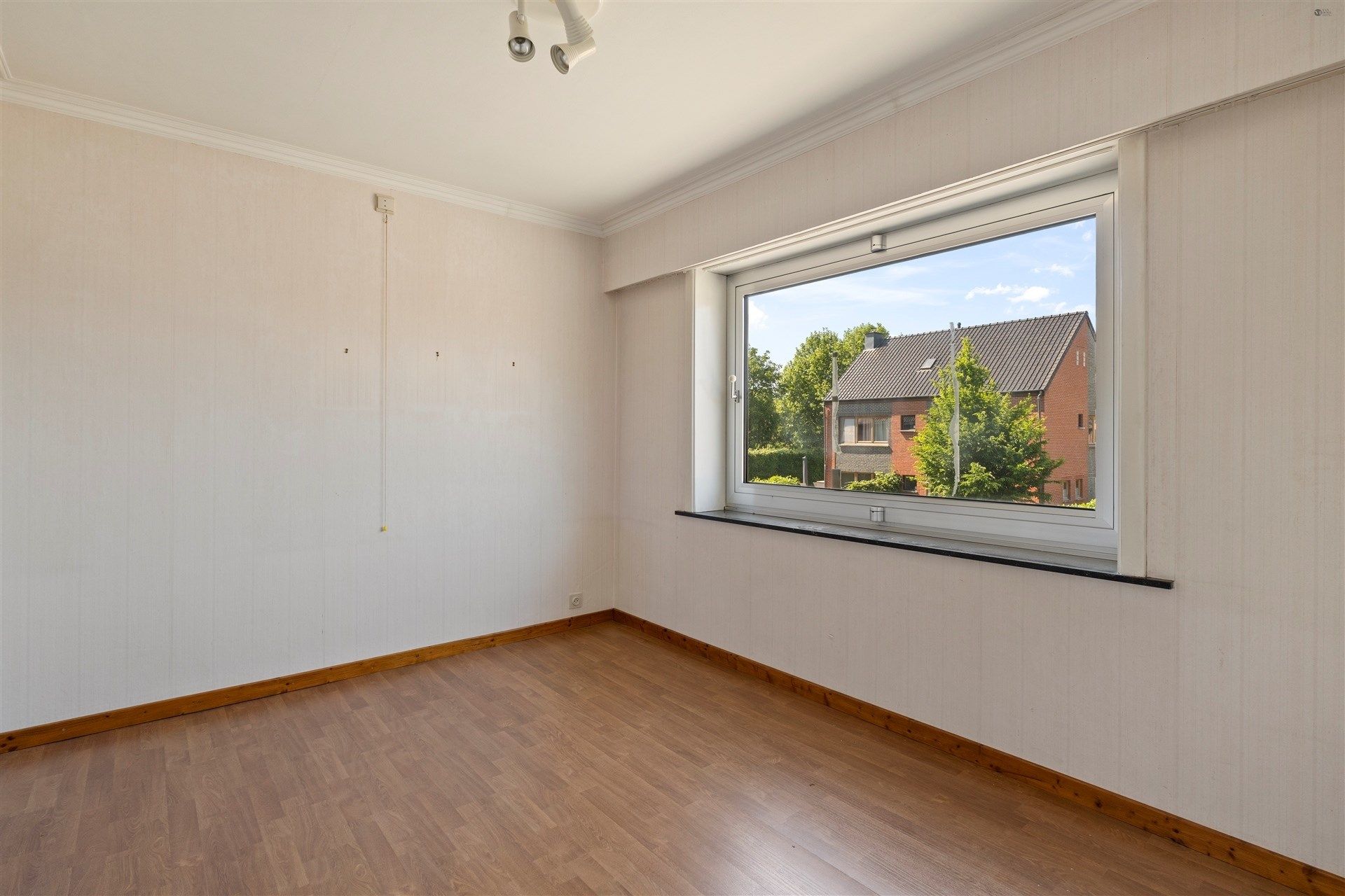 Te renoveren rijwoning op een rustige locatie in Kemzeke foto 16