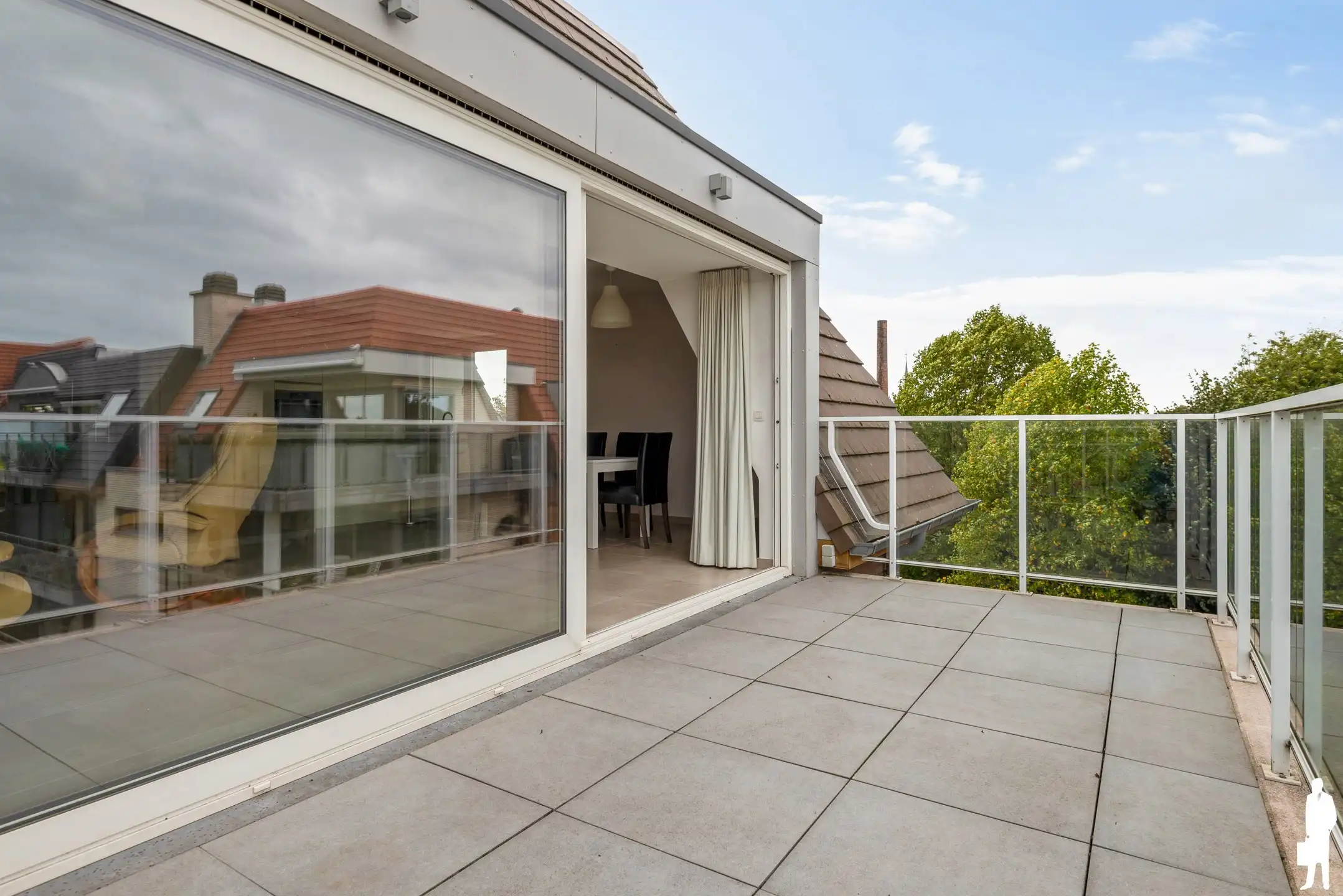 Modern appartement met 3 slaapkamers, terras en staanplaats foto 5