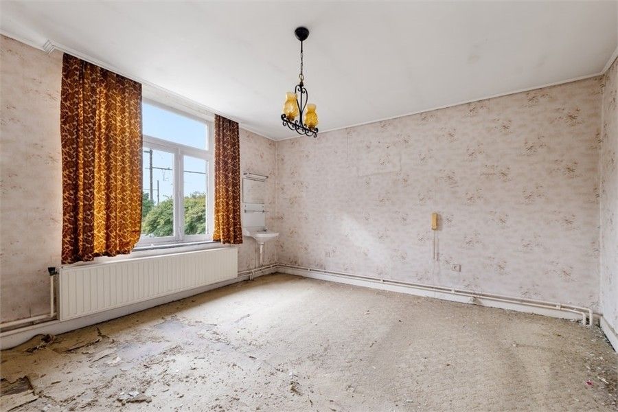 TE RENOVEREN STADSWONING MET VEEL POTENTIEEL IN HET STADSCENTRUM VAN SINT-TRUIDEN foto 20