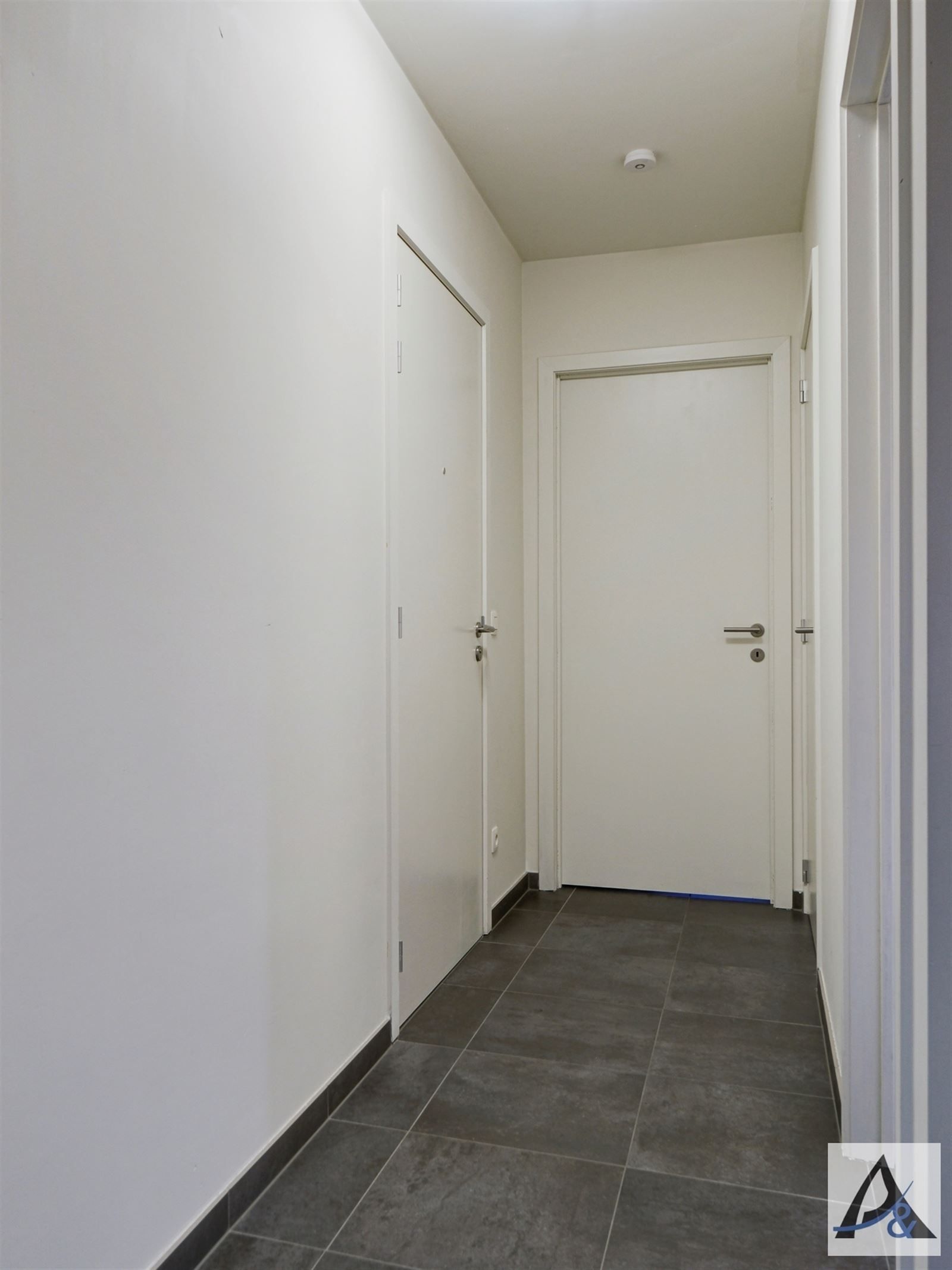 Modern en instapklaar appartement met 2 slaapkamers en zuidgericht terras foto 13