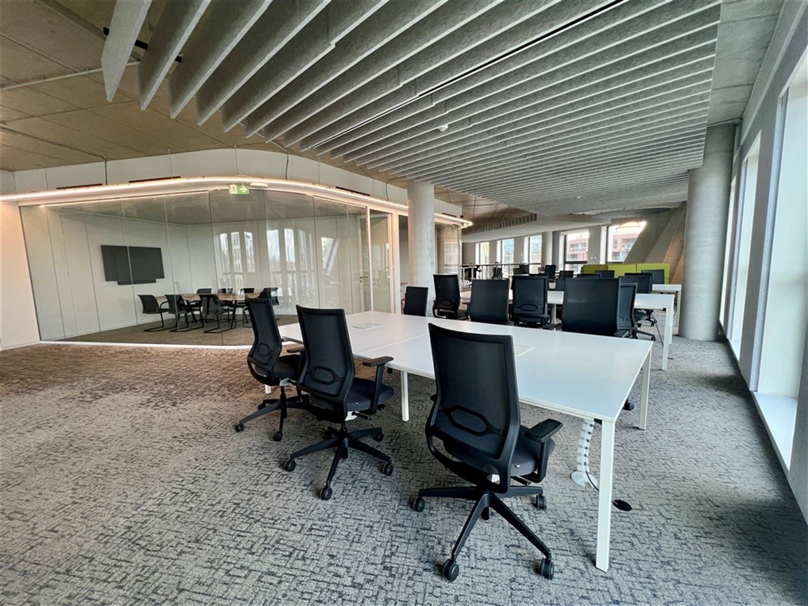 Nieuwbouw kantoren langs The Loop foto 7