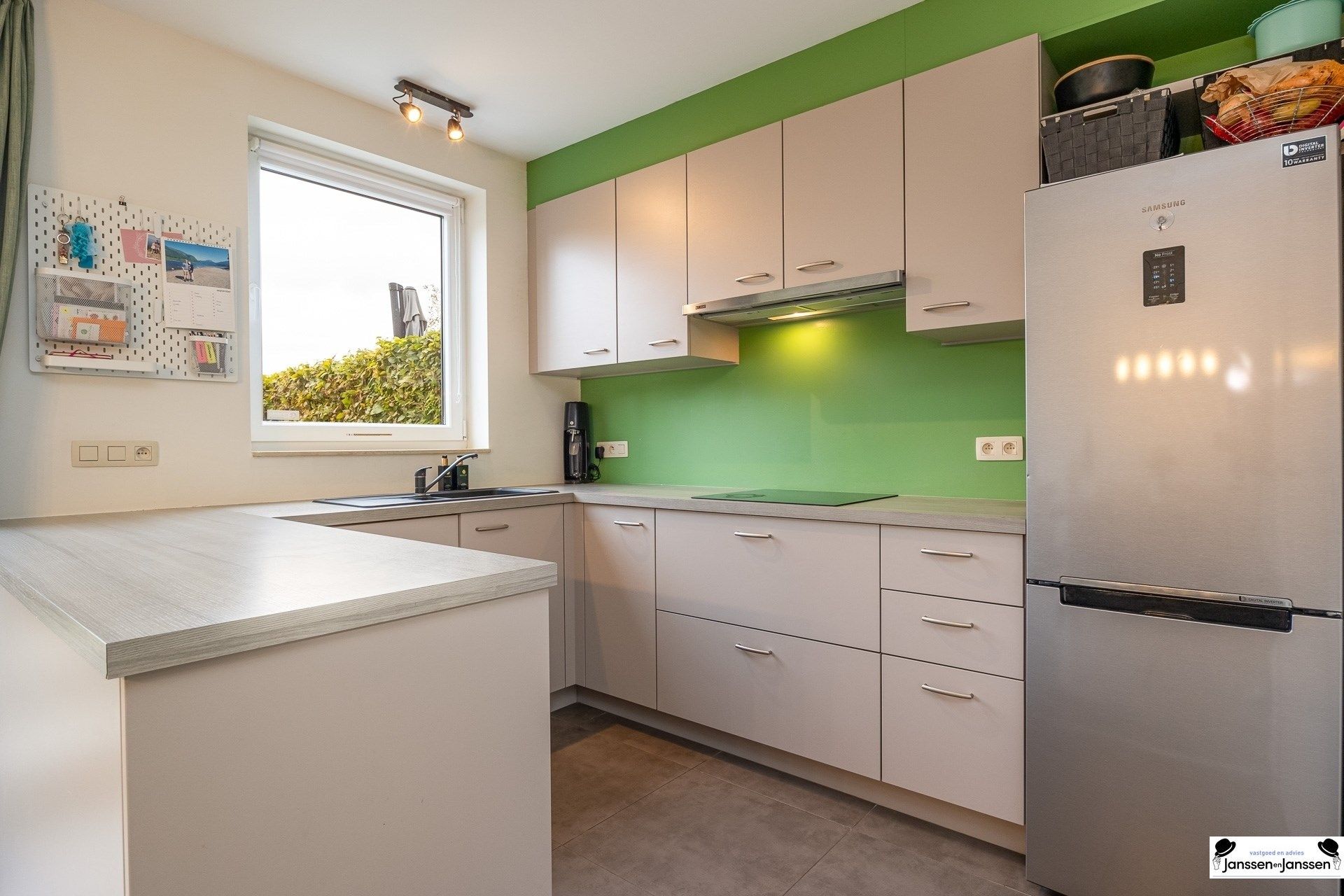 Instapklaar, energiezuinig en charmant huis foto 10