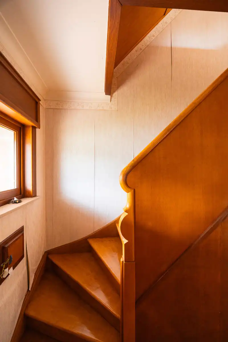 Karakterwoning met veel renovatiepotentieel op toplocatie foto 10