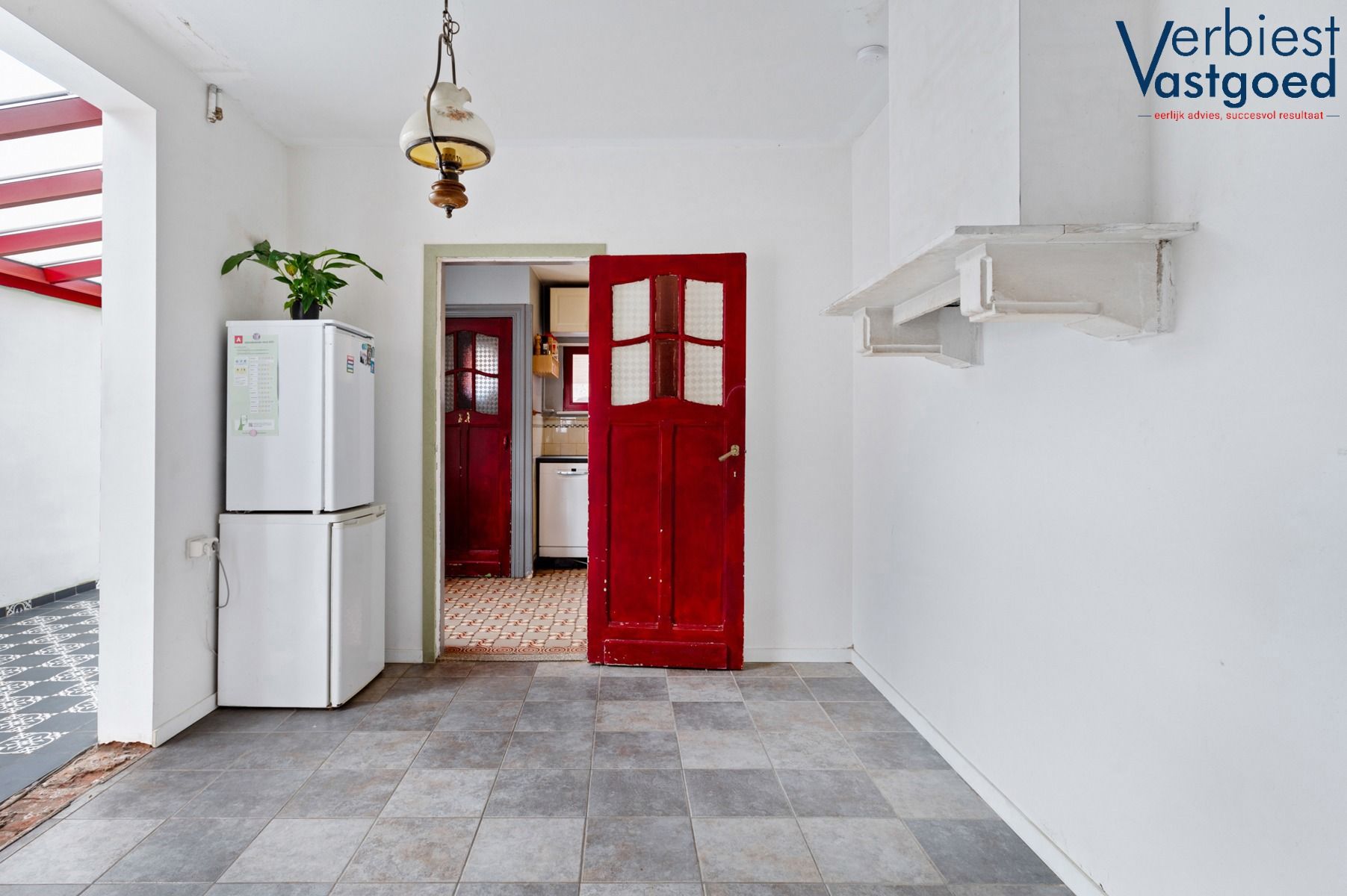Charmante en Instapklare Woning met Unieke Tuin in Ekeren. foto 7