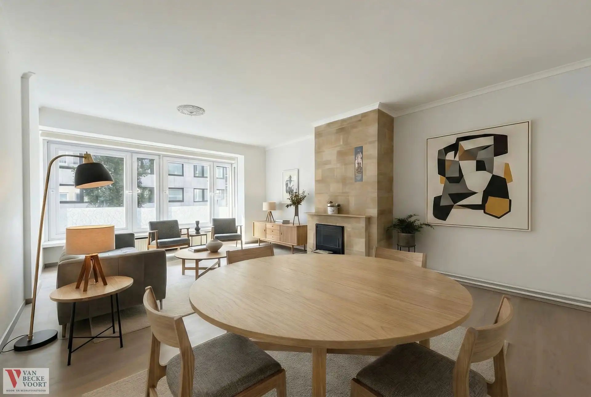 Ruim appartement met 2 slaapkamers foto {{pictureIndex}}