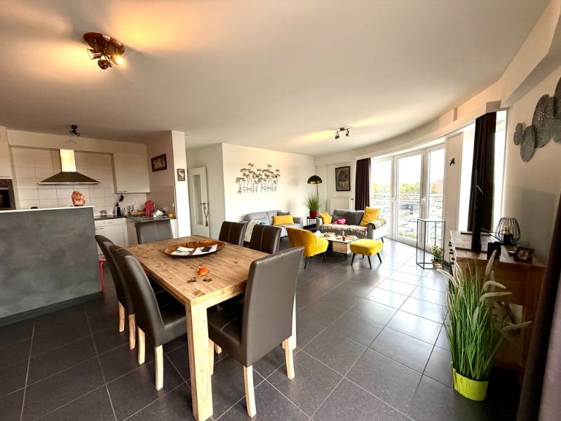 Centraal gelegen appartement met 2 slaapkamers en garage foto 6