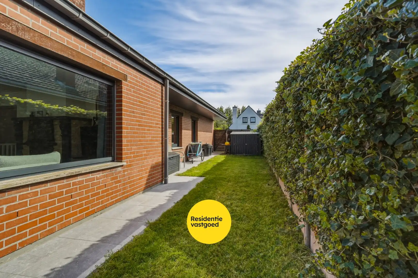 Instapklare ruime bungalow met zongerichte tuin in hartje Oudenburg! foto 28