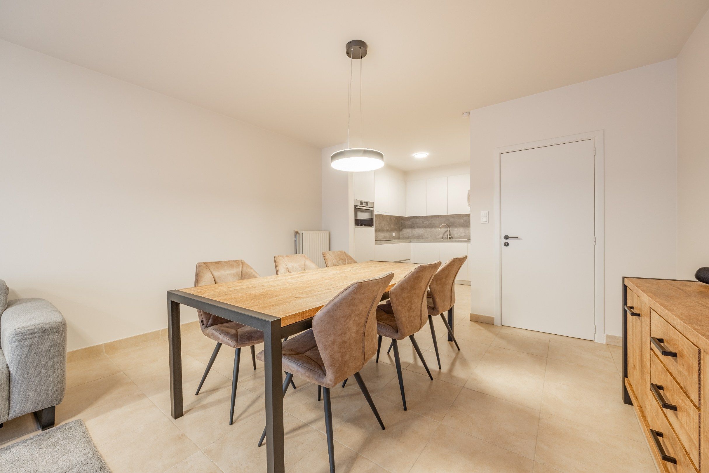 CENTRAAL GELEGEN APPARTEMENT MET GARAGE foto 4