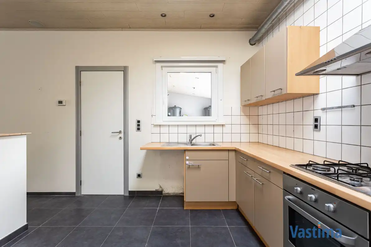 Charmante huurwoning met 2-3 slaapkamers, buitenruimte en garage foto 6