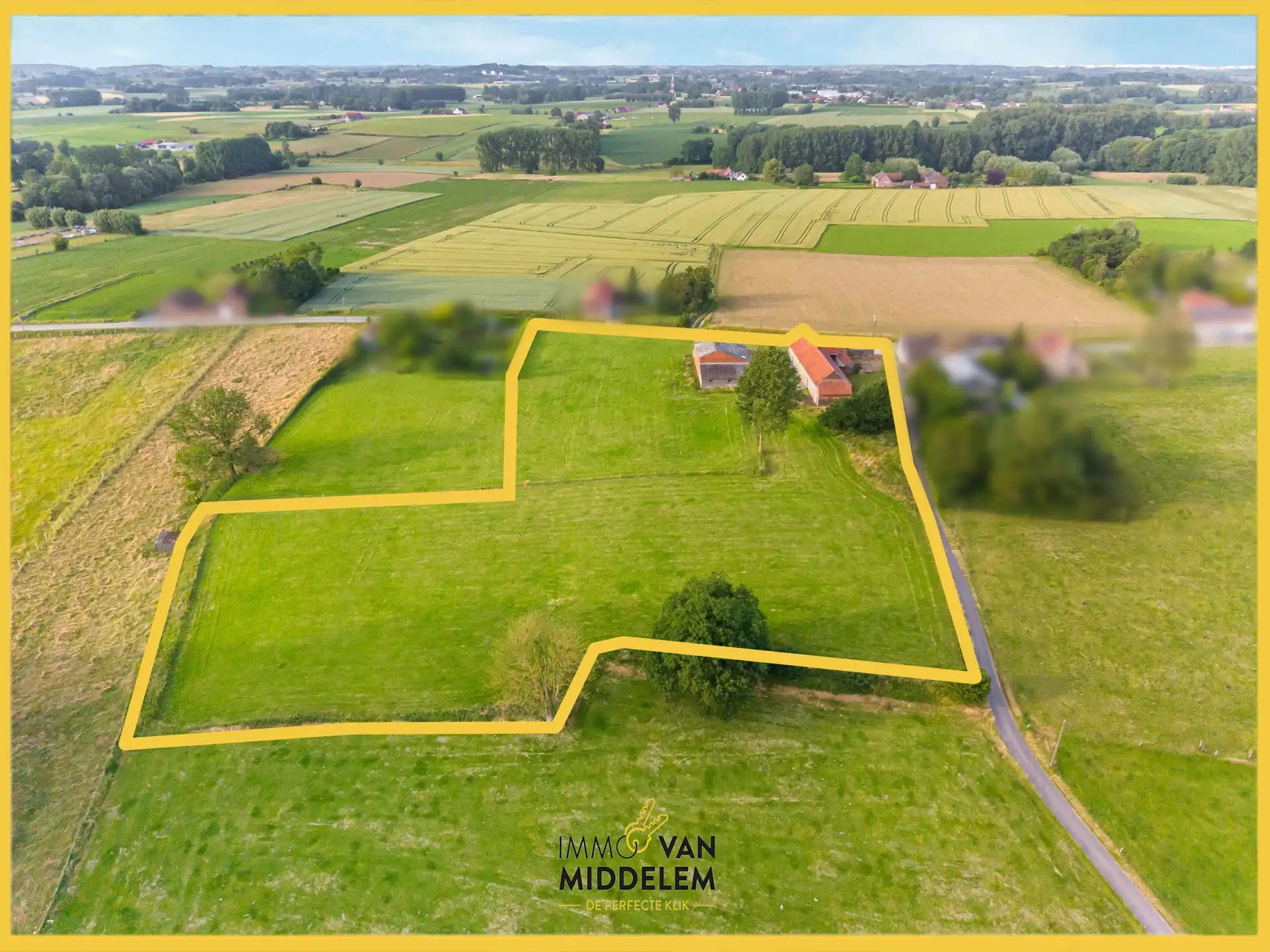 PRACHTIG GELEGEN TE RENOVEREN HOEVE OP +/- 1,50 HECTARE foto 3