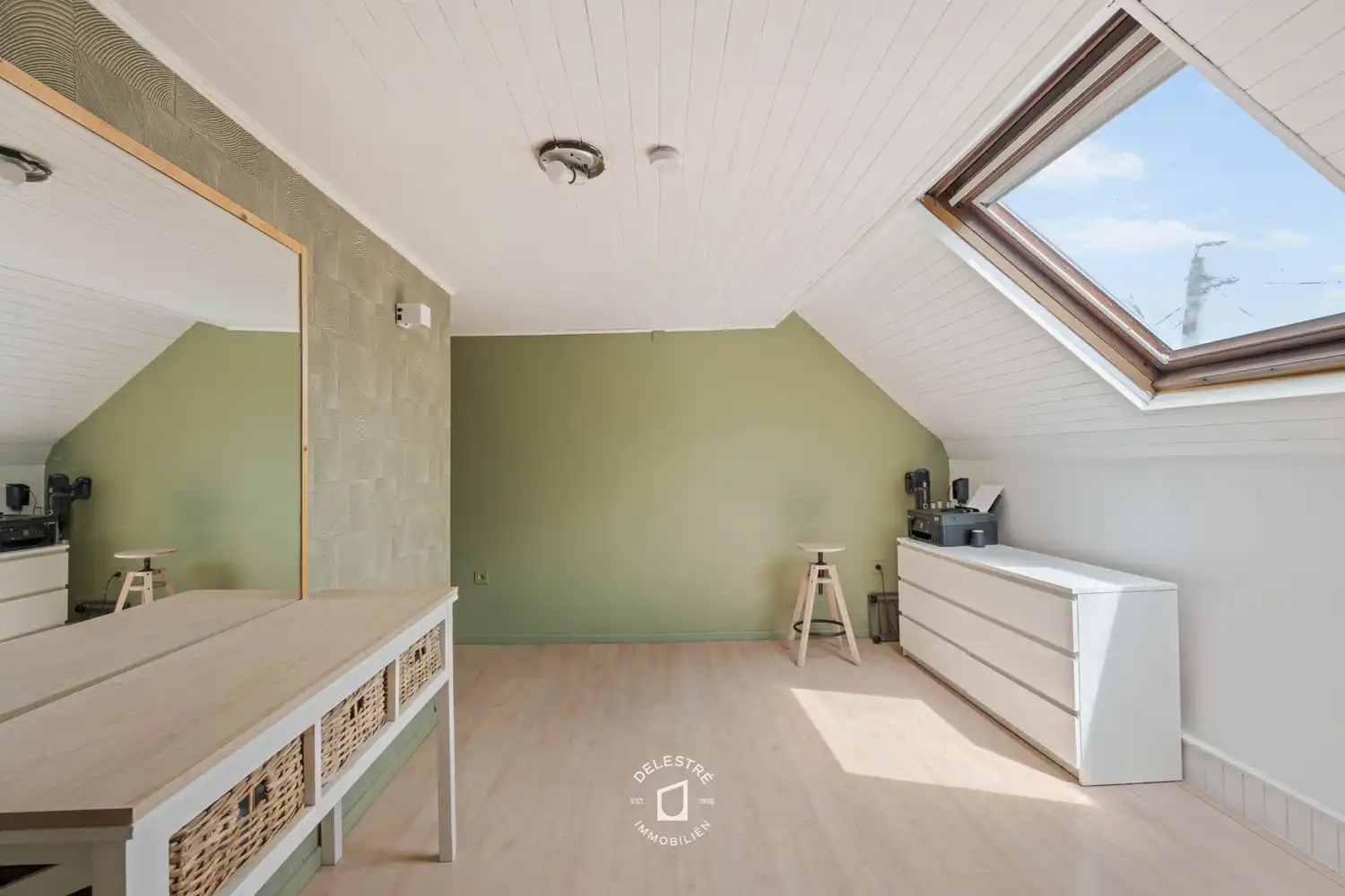 Veelzijdige woning met 3 slaapkamers, ruime bijgebouwen en werkplaats te Okegem foto 17